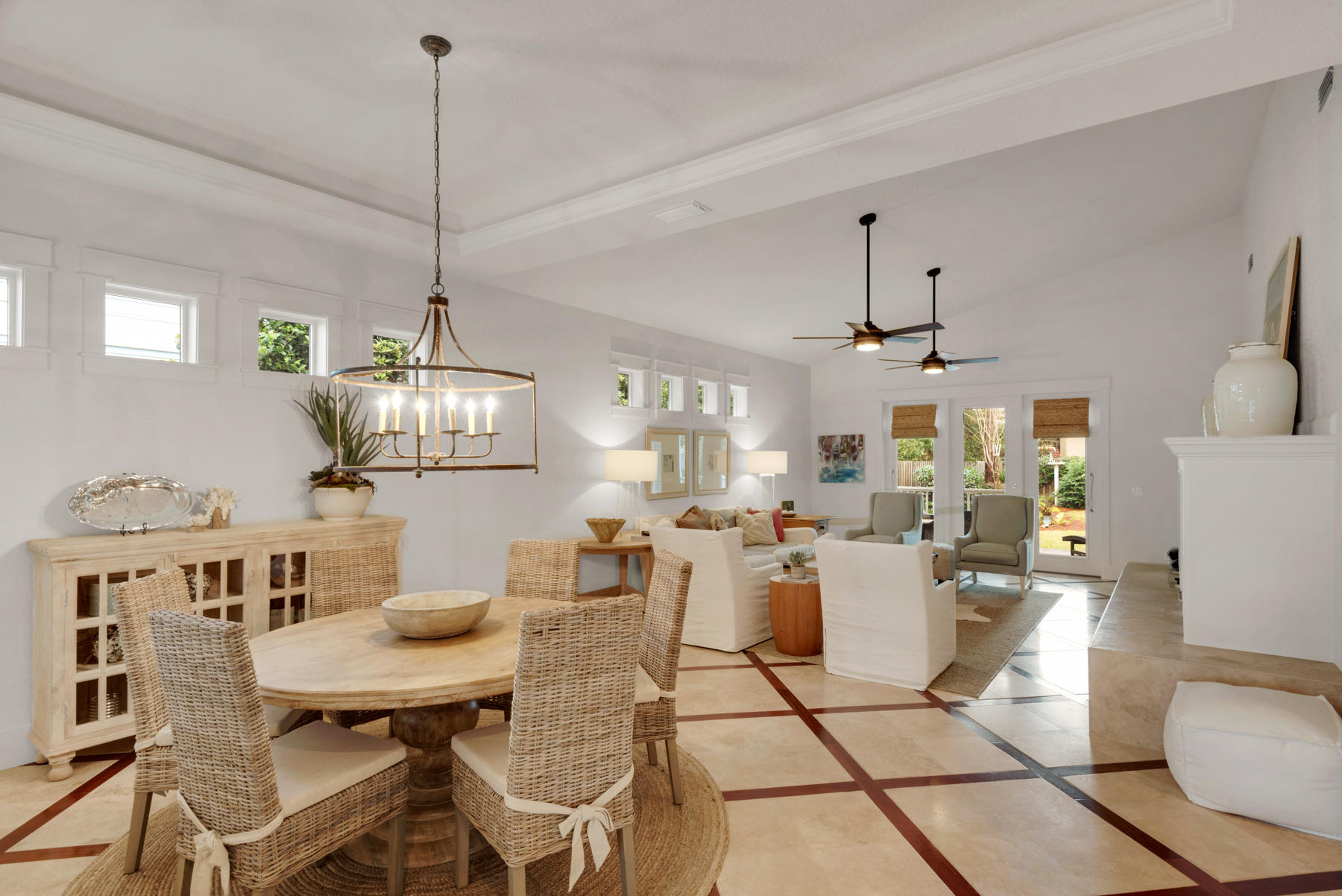 CRYSTAL LAKE - Residential