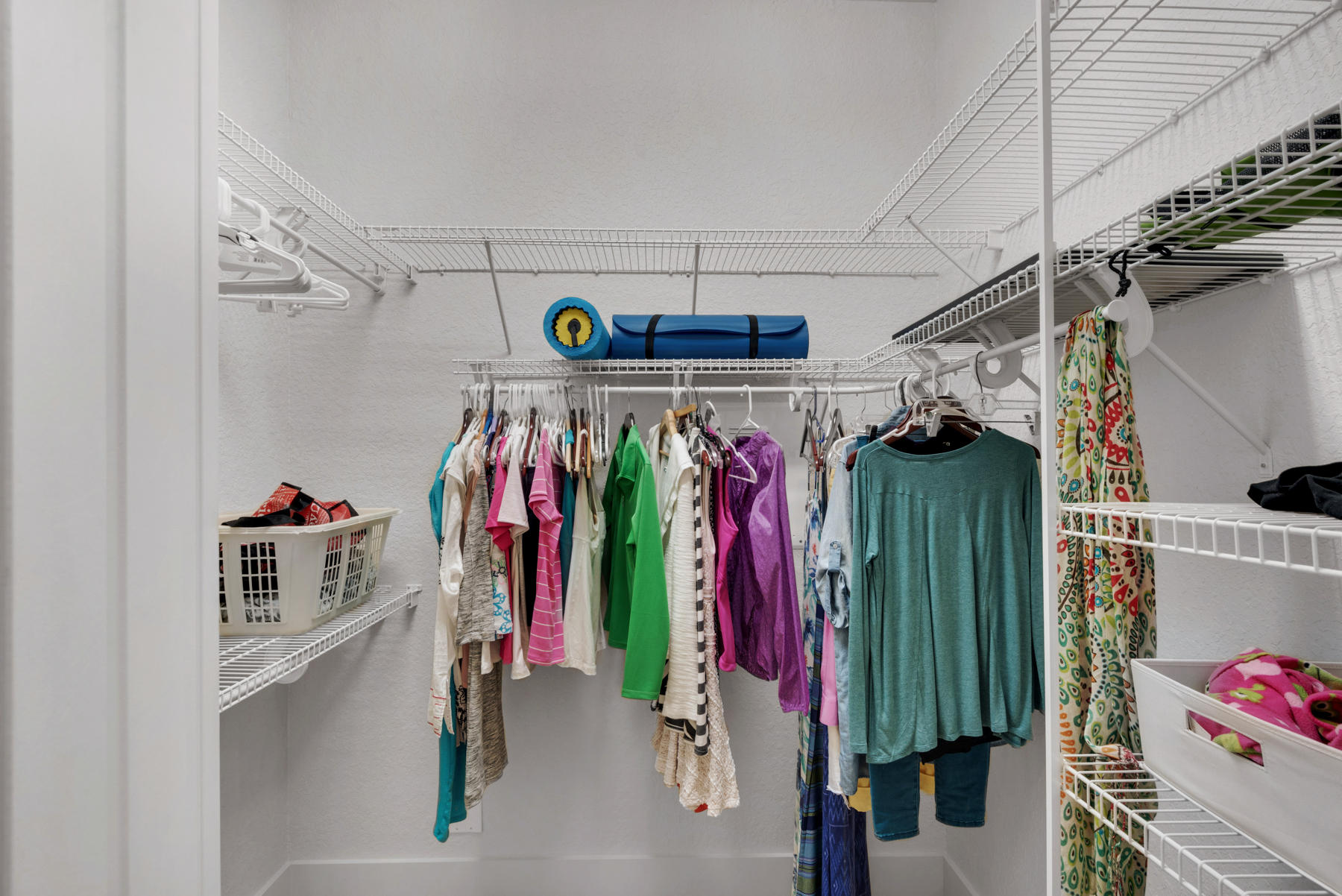 CRYSTAL LAKE - Residential