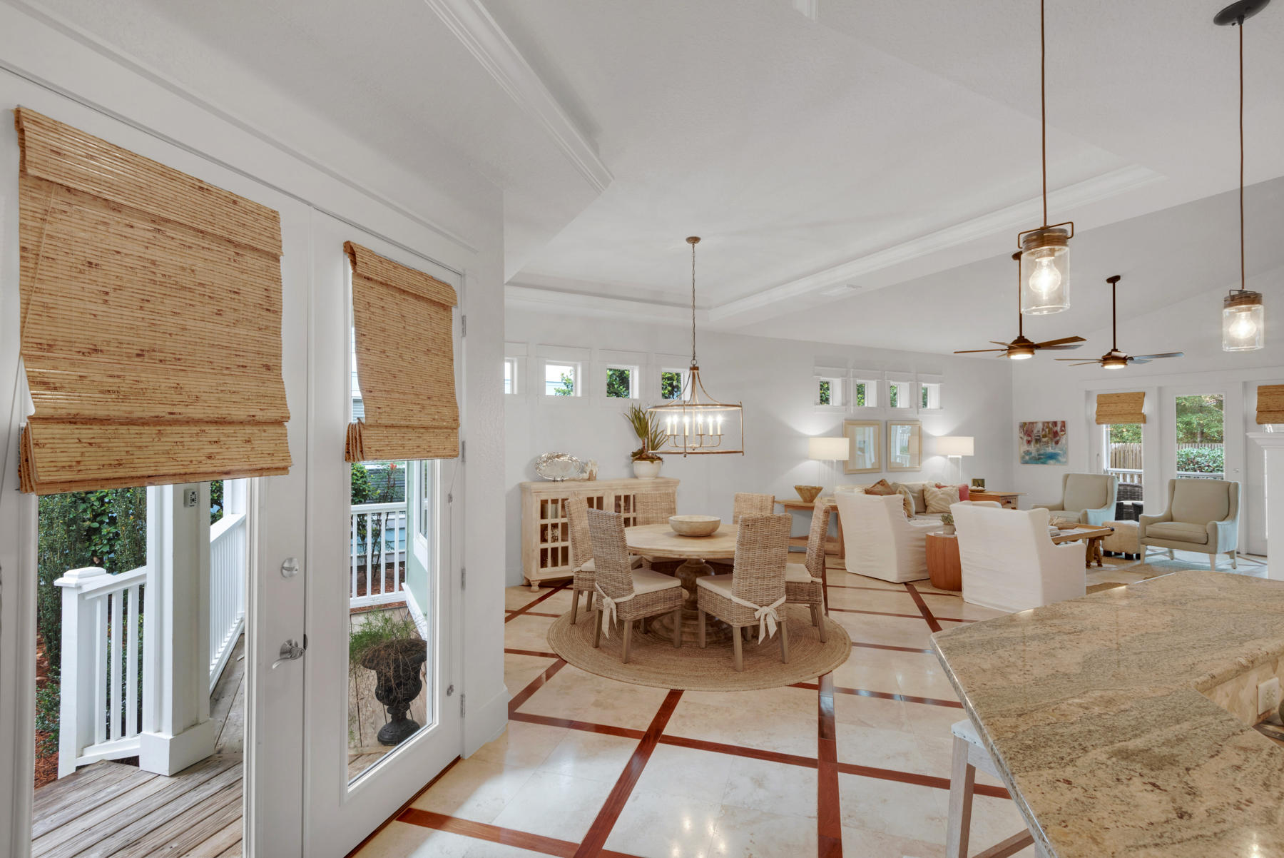 CRYSTAL LAKE - Residential