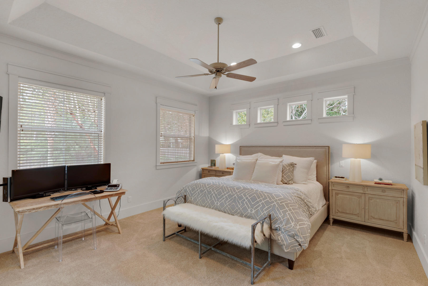 CRYSTAL LAKE - Residential