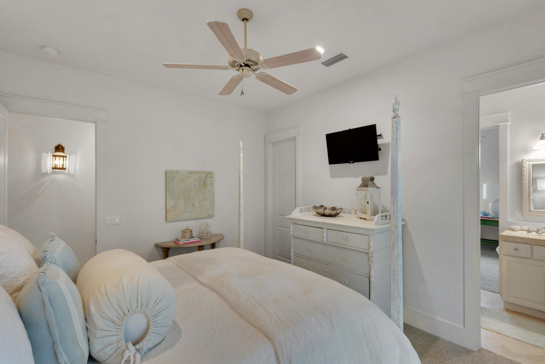 CRYSTAL LAKE - Residential