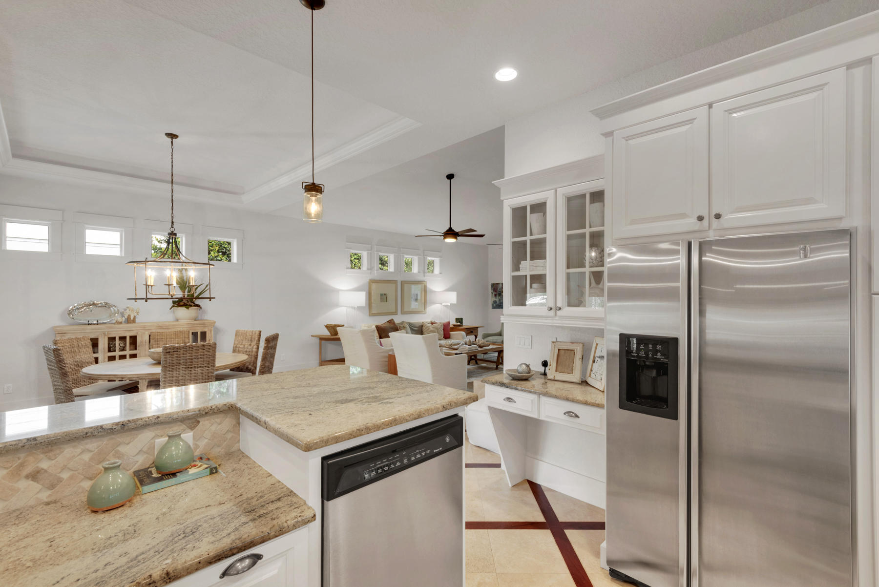 CRYSTAL LAKE - Residential