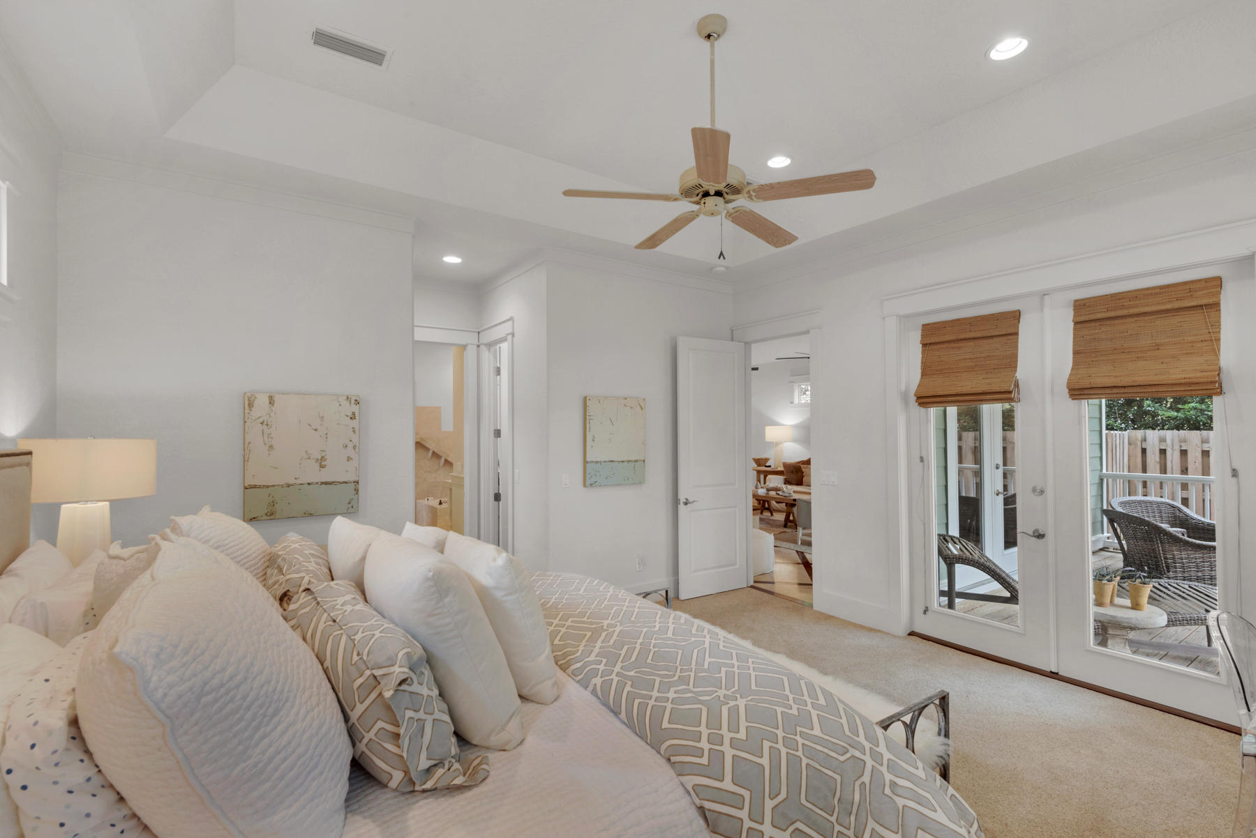 CRYSTAL LAKE - Residential