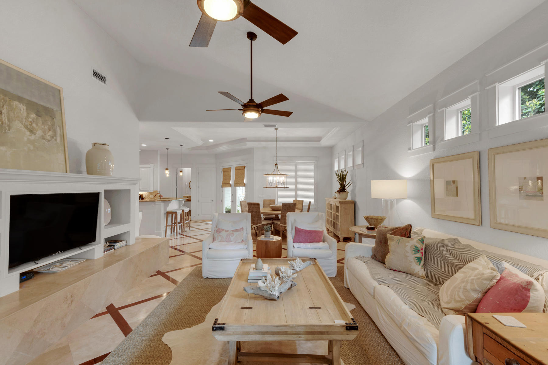 CRYSTAL LAKE - Residential