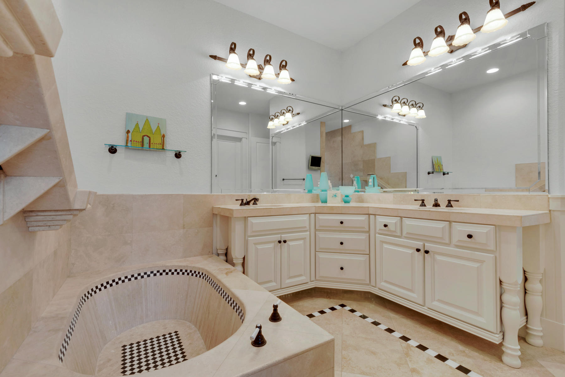 CRYSTAL LAKE - Residential