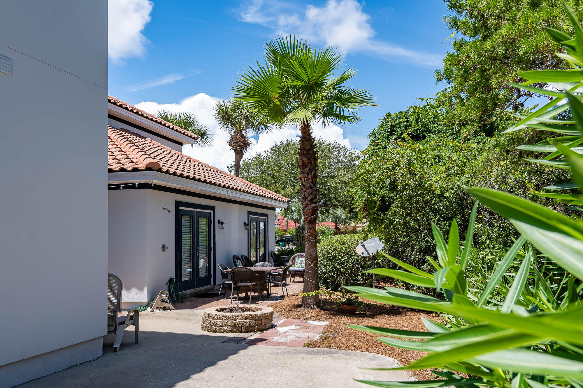 EMERALD WATERS VILLAGE - Residential