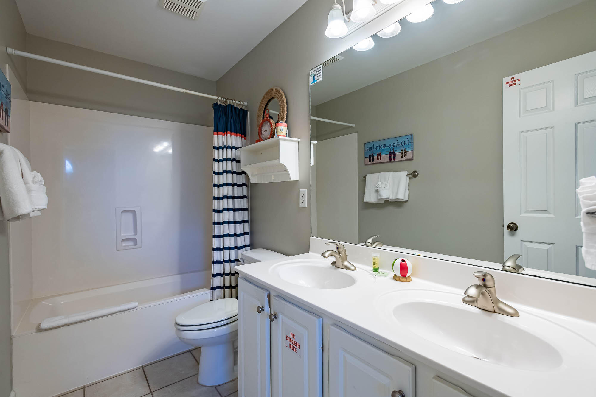 EMERALD WATERS VILLAGE - Residential