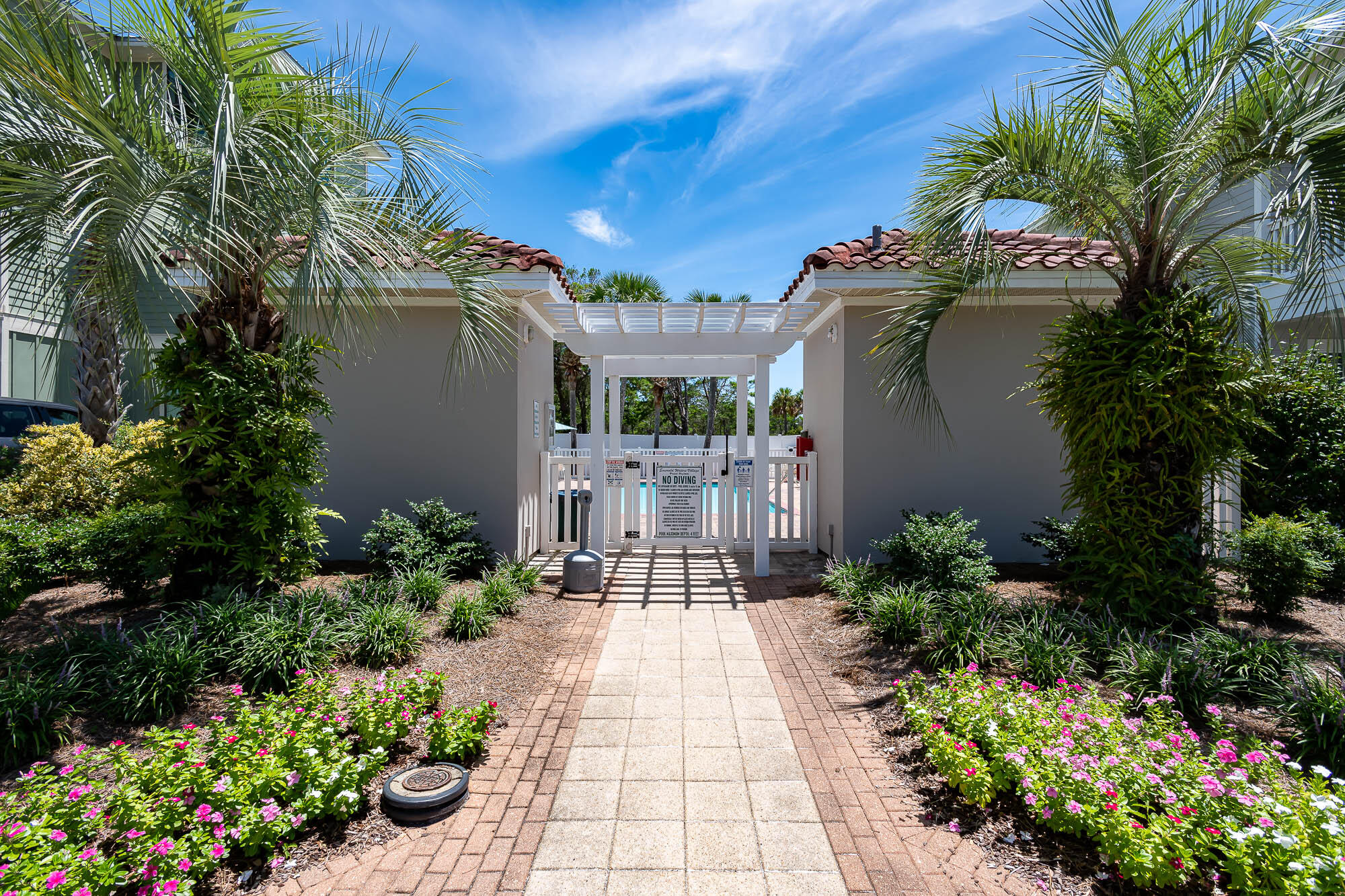 EMERALD WATERS VILLAGE - Residential