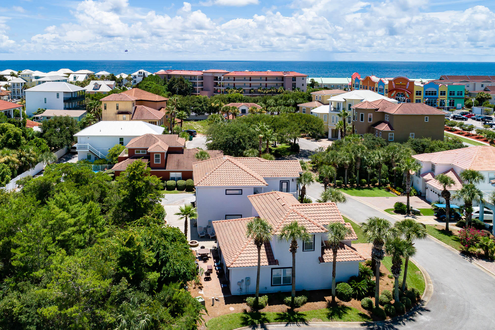 EMERALD WATERS VILLAGE - Residential