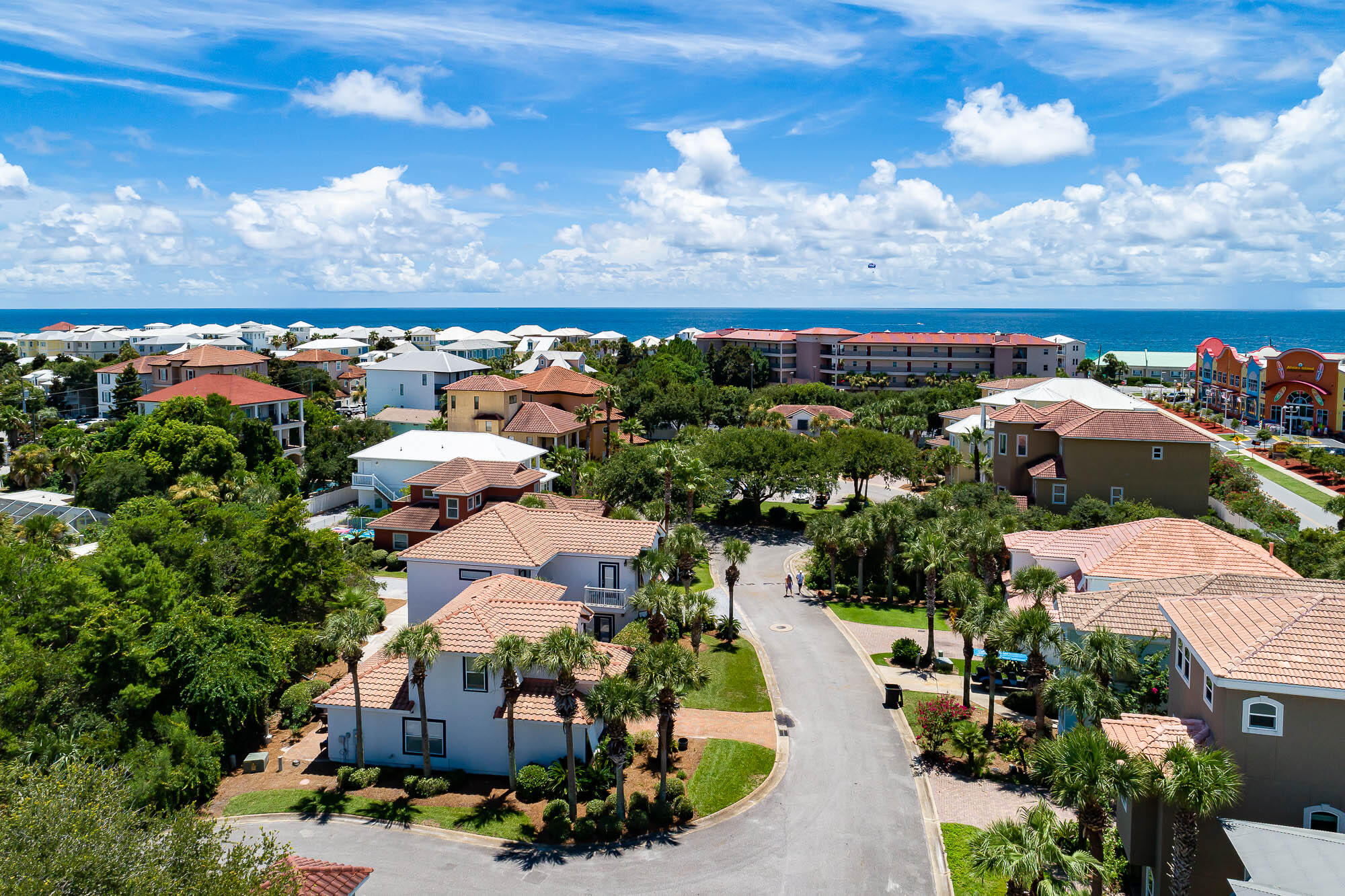 EMERALD WATERS VILLAGE - Residential