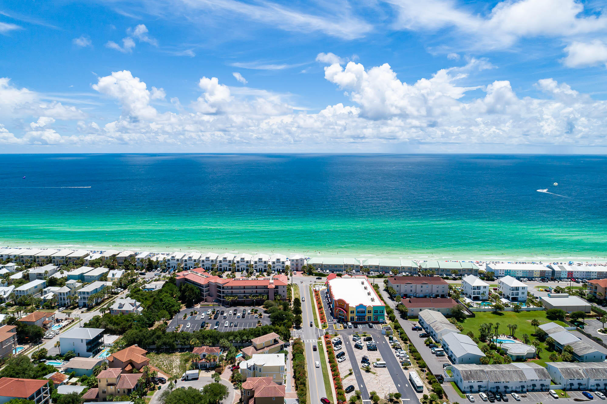 EMERALD WATERS VILLAGE - Residential