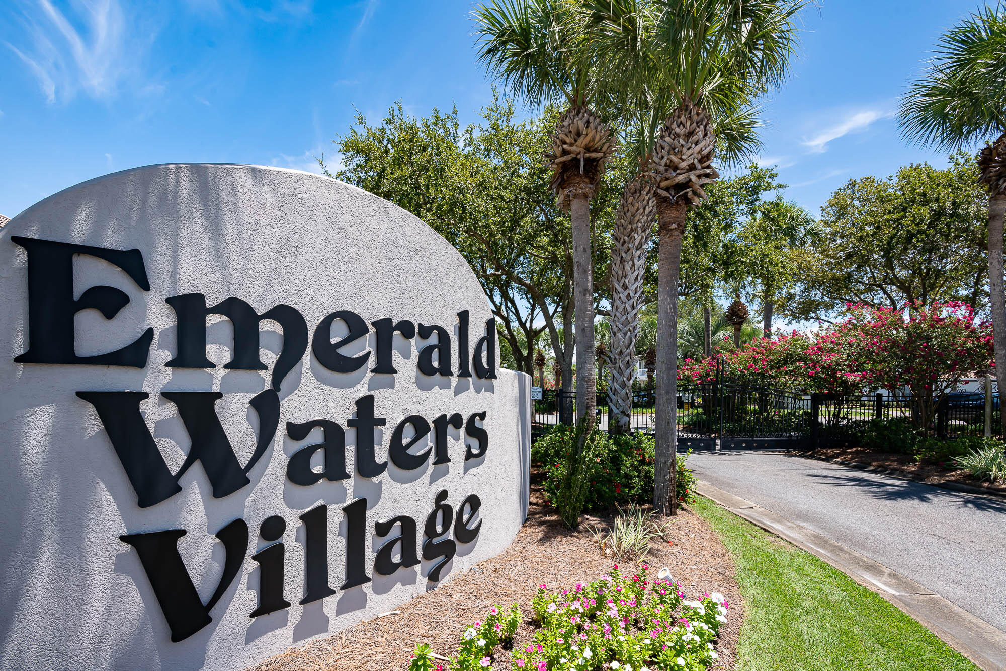EMERALD WATERS VILLAGE - Residential