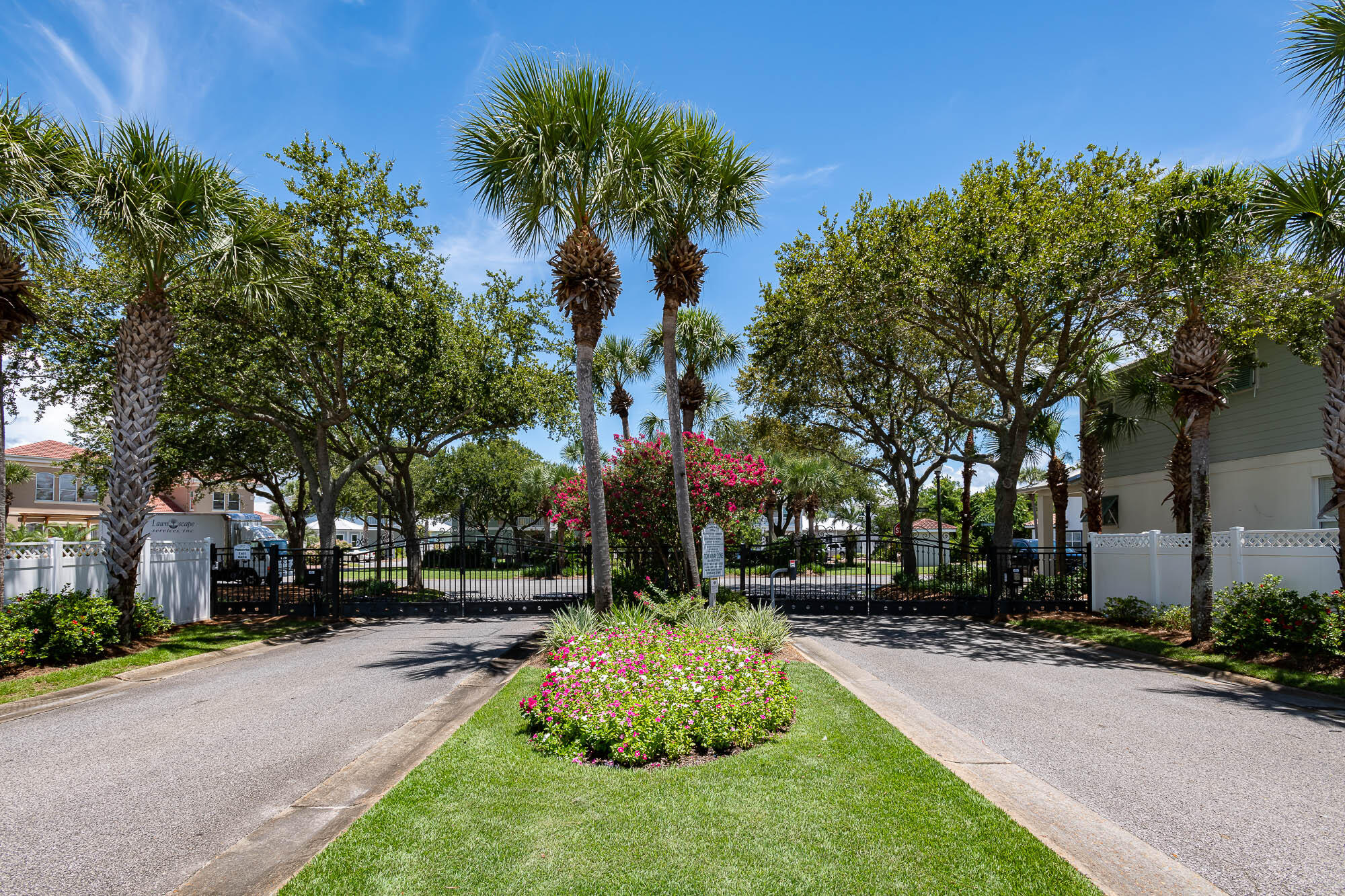 EMERALD WATERS VILLAGE - Residential