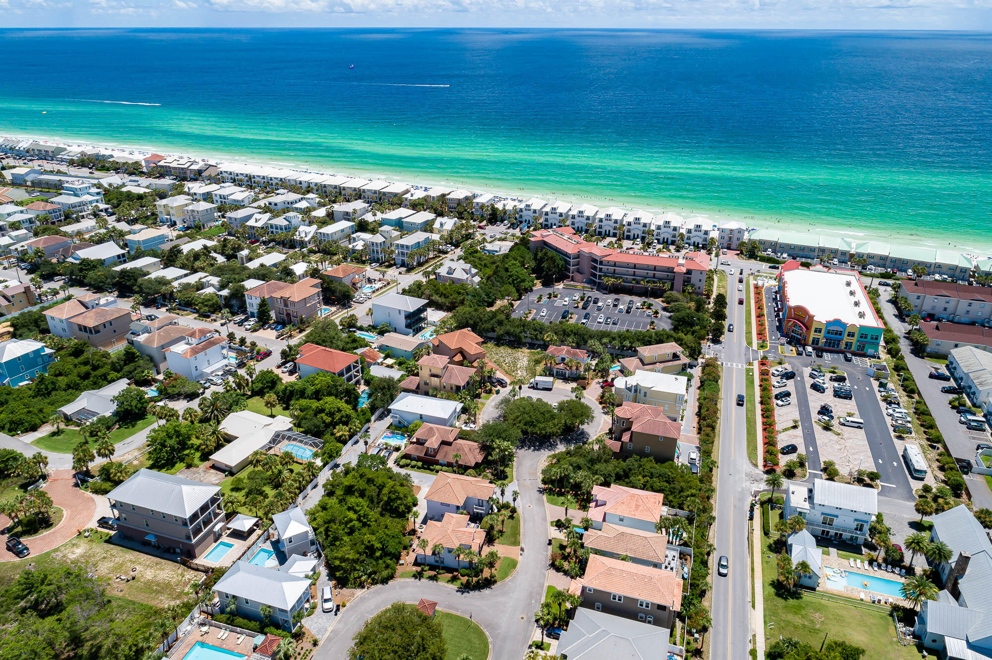 EMERALD WATERS VILLAGE - Residential