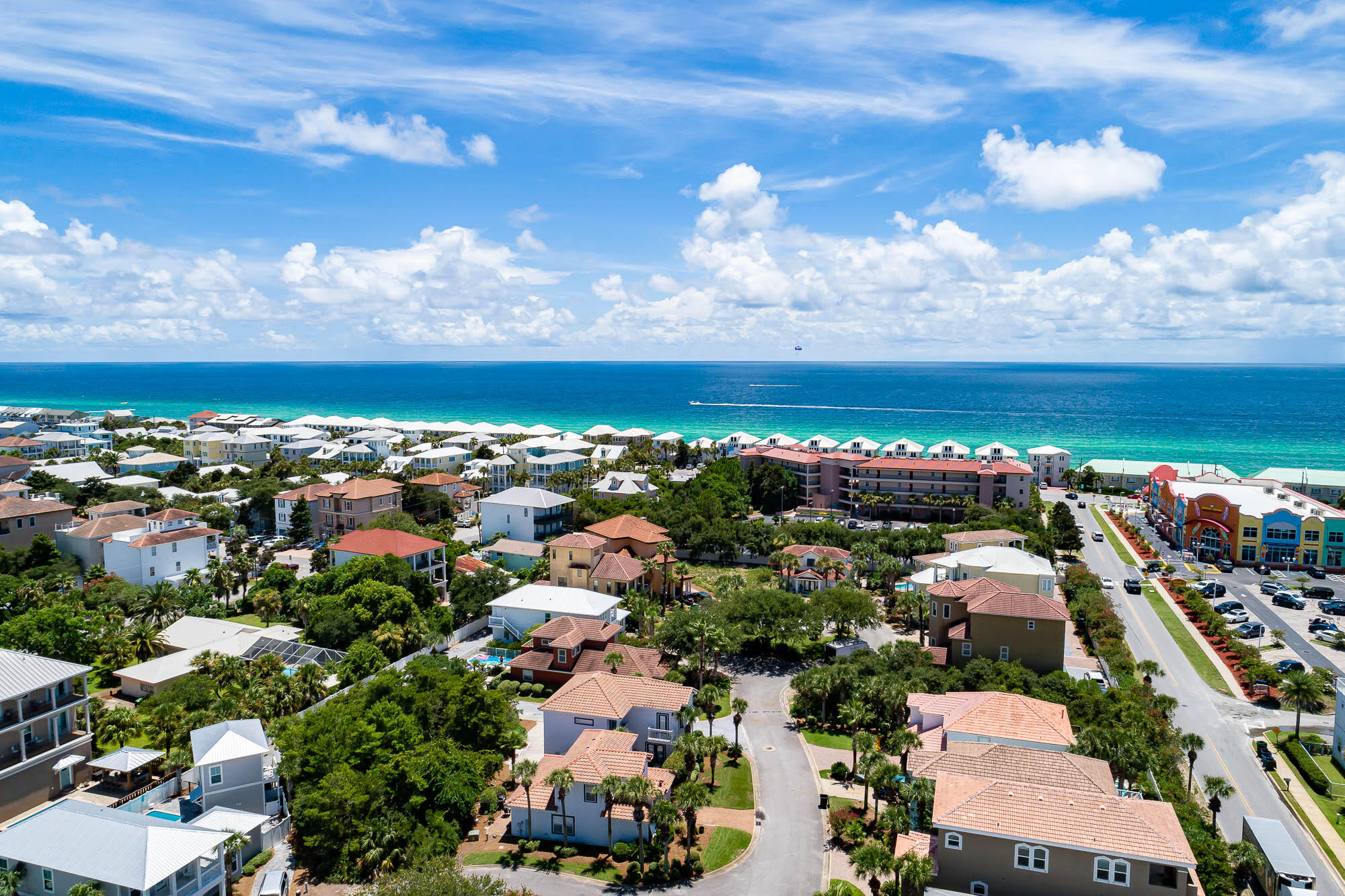 EMERALD WATERS VILLAGE - Residential