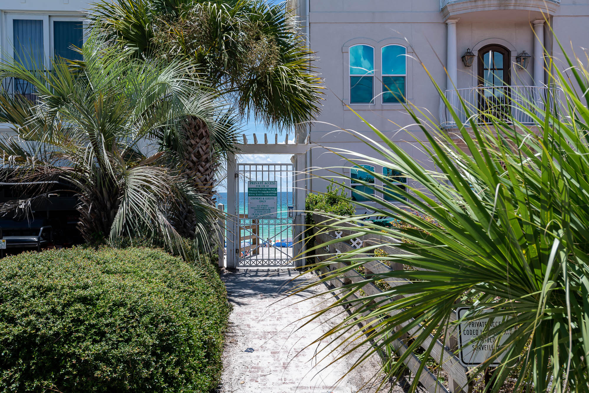 EMERALD WATERS VILLAGE - Residential