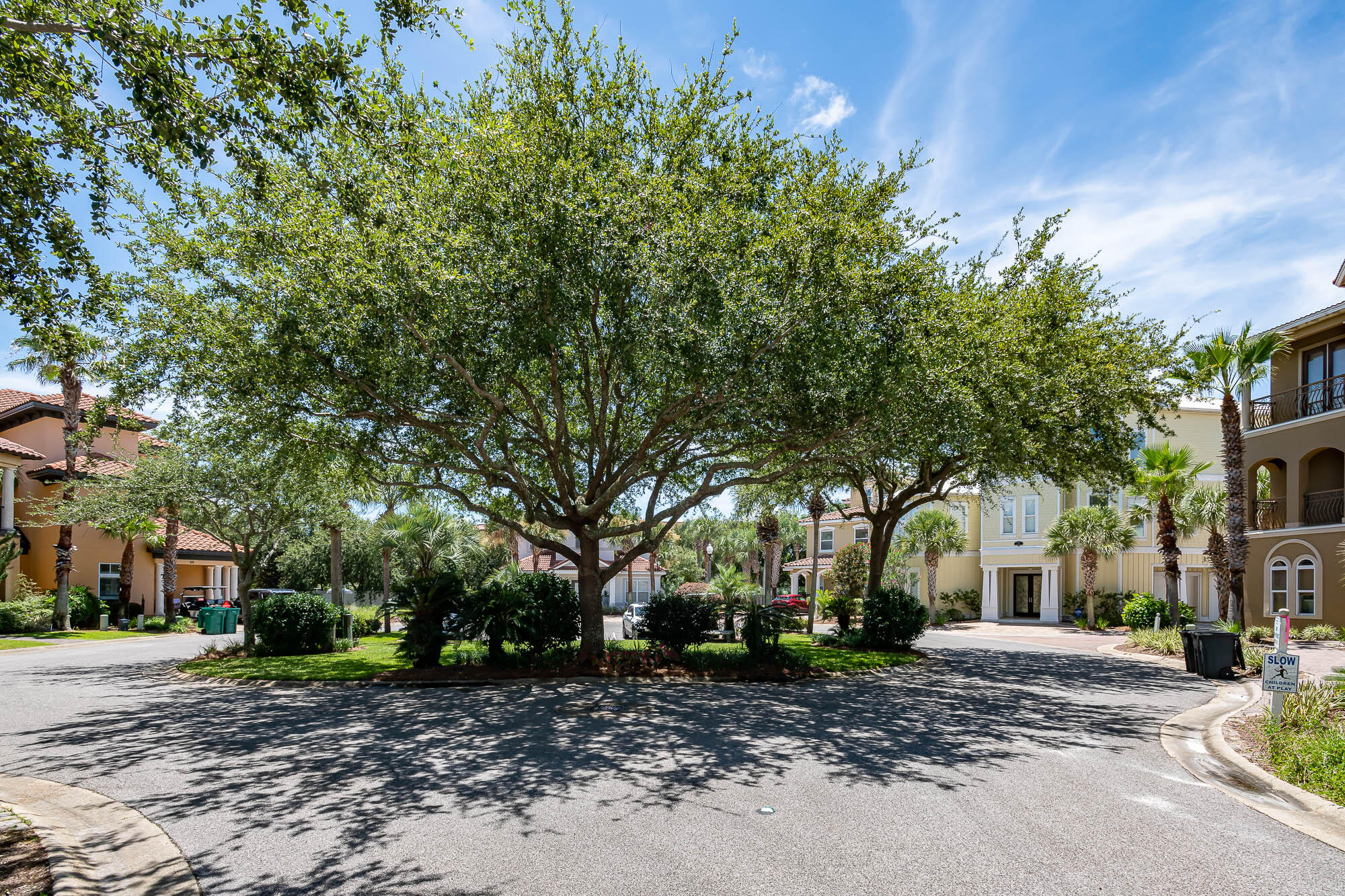 EMERALD WATERS VILLAGE - Residential