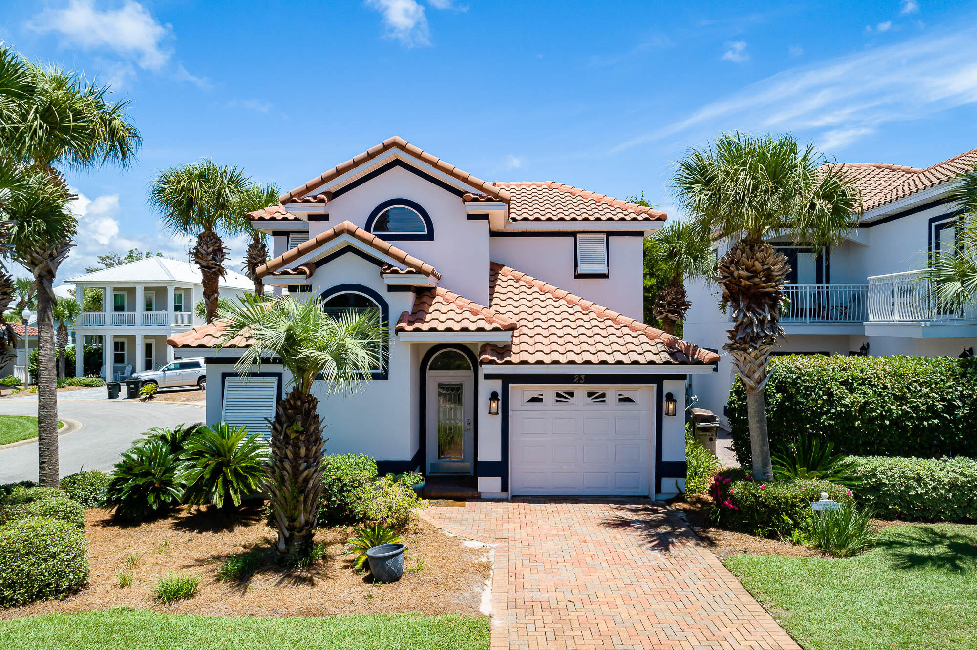 EMERALD WATERS VILLAGE - Residential