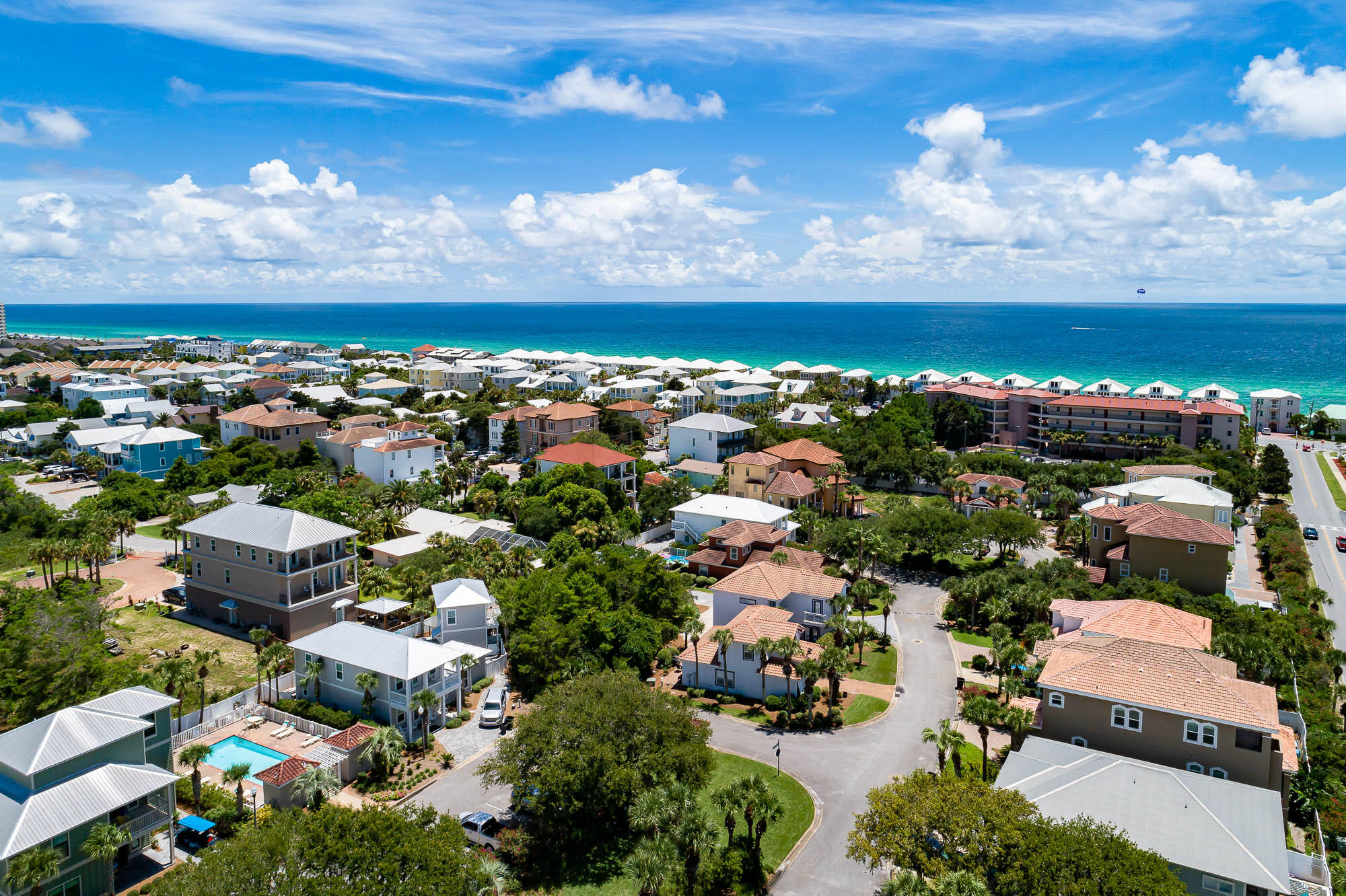 EMERALD WATERS VILLAGE - Residential