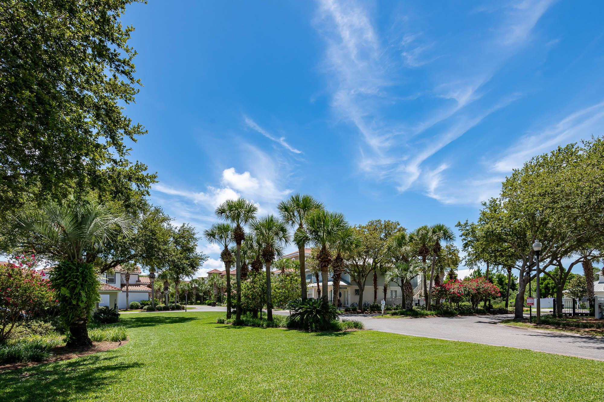 EMERALD WATERS VILLAGE - Residential