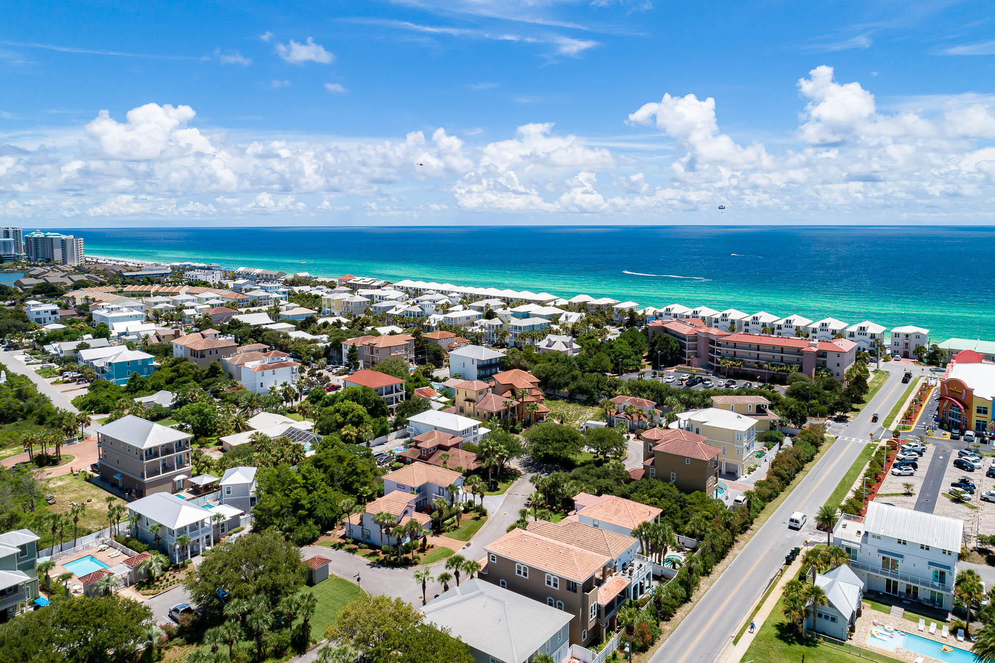 EMERALD WATERS VILLAGE - Residential