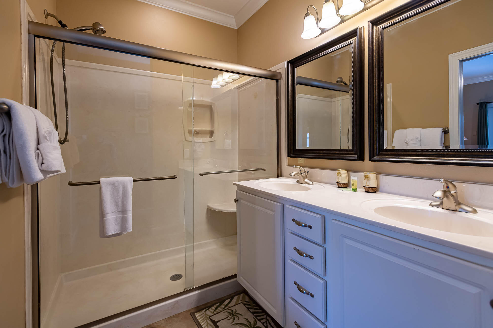 EMERALD WATERS VILLAGE - Residential