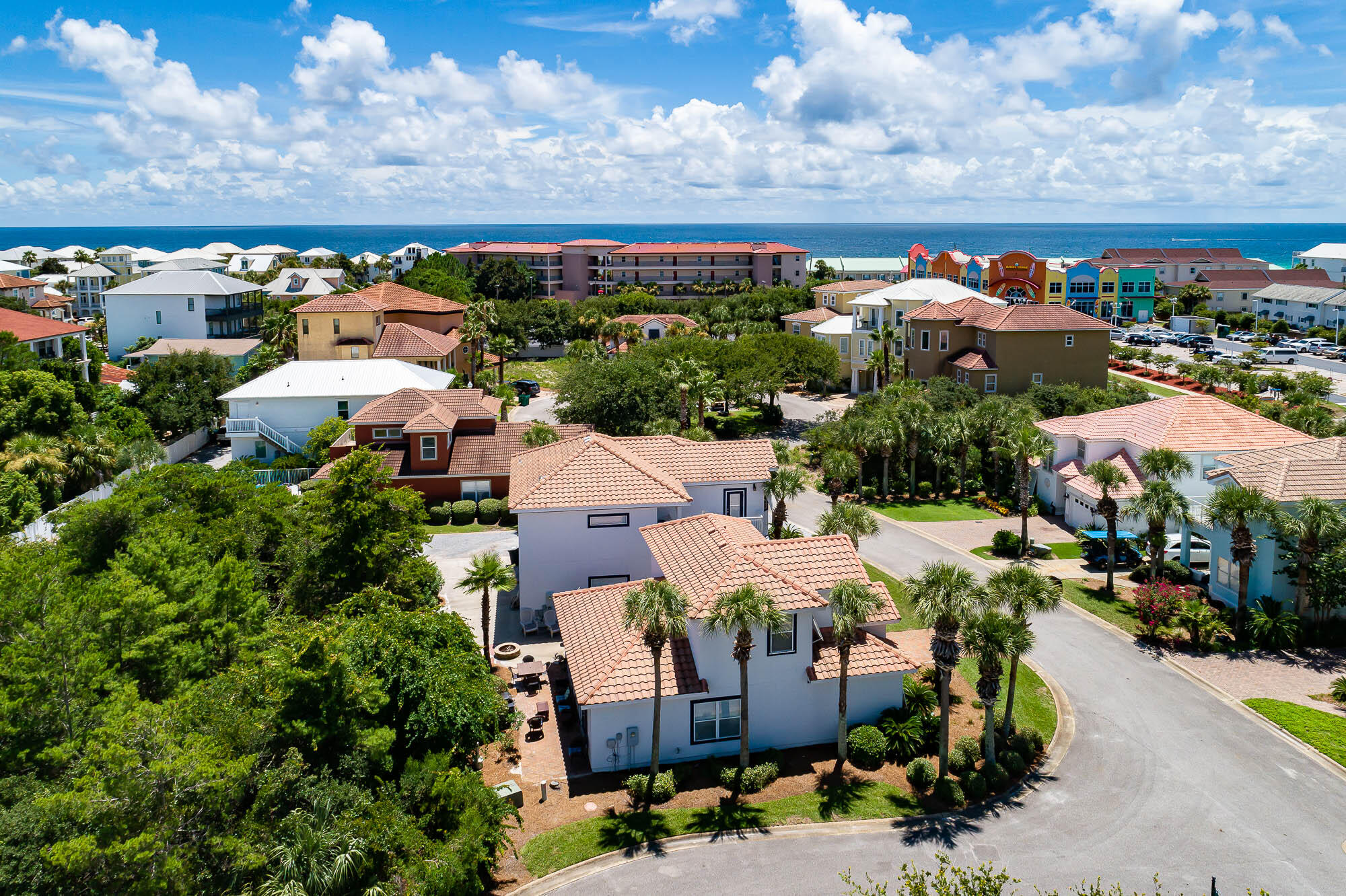 EMERALD WATERS VILLAGE - Residential