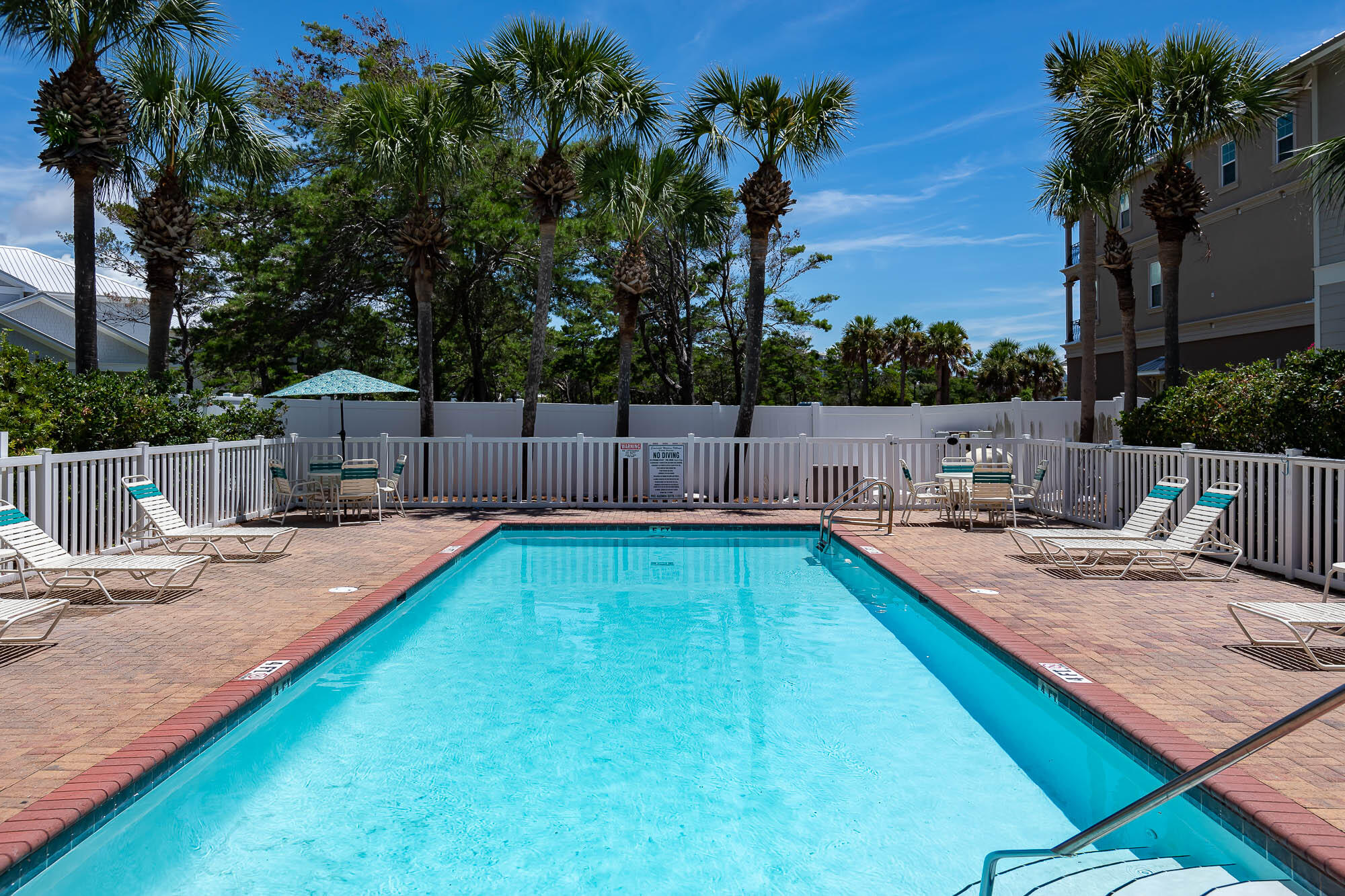 EMERALD WATERS VILLAGE - Residential