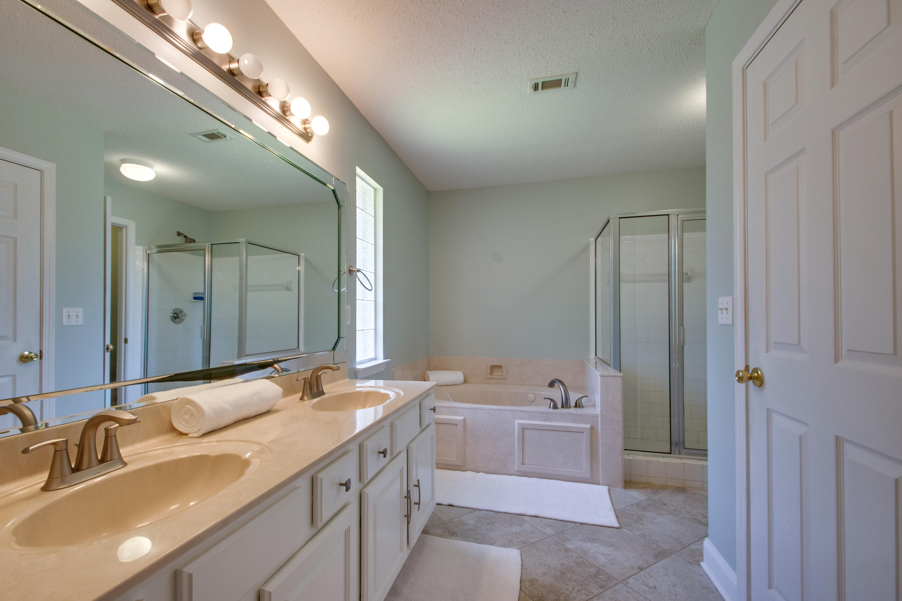 ROCKY BAYOU COUNTRY CLUB ESTATES 9 - Residential