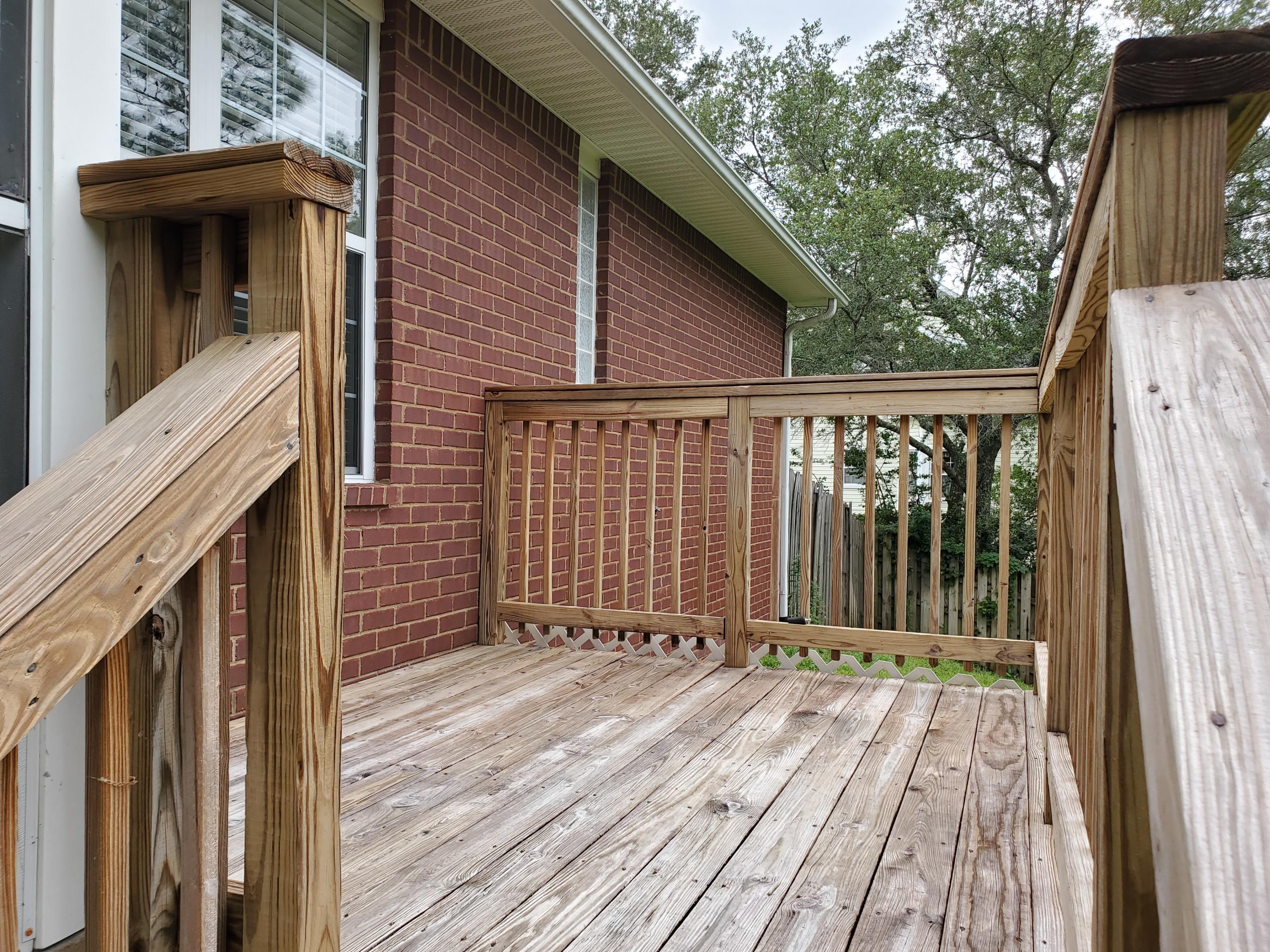 ROCKY BAYOU COUNTRY CLUB ESTATES 9 - Residential