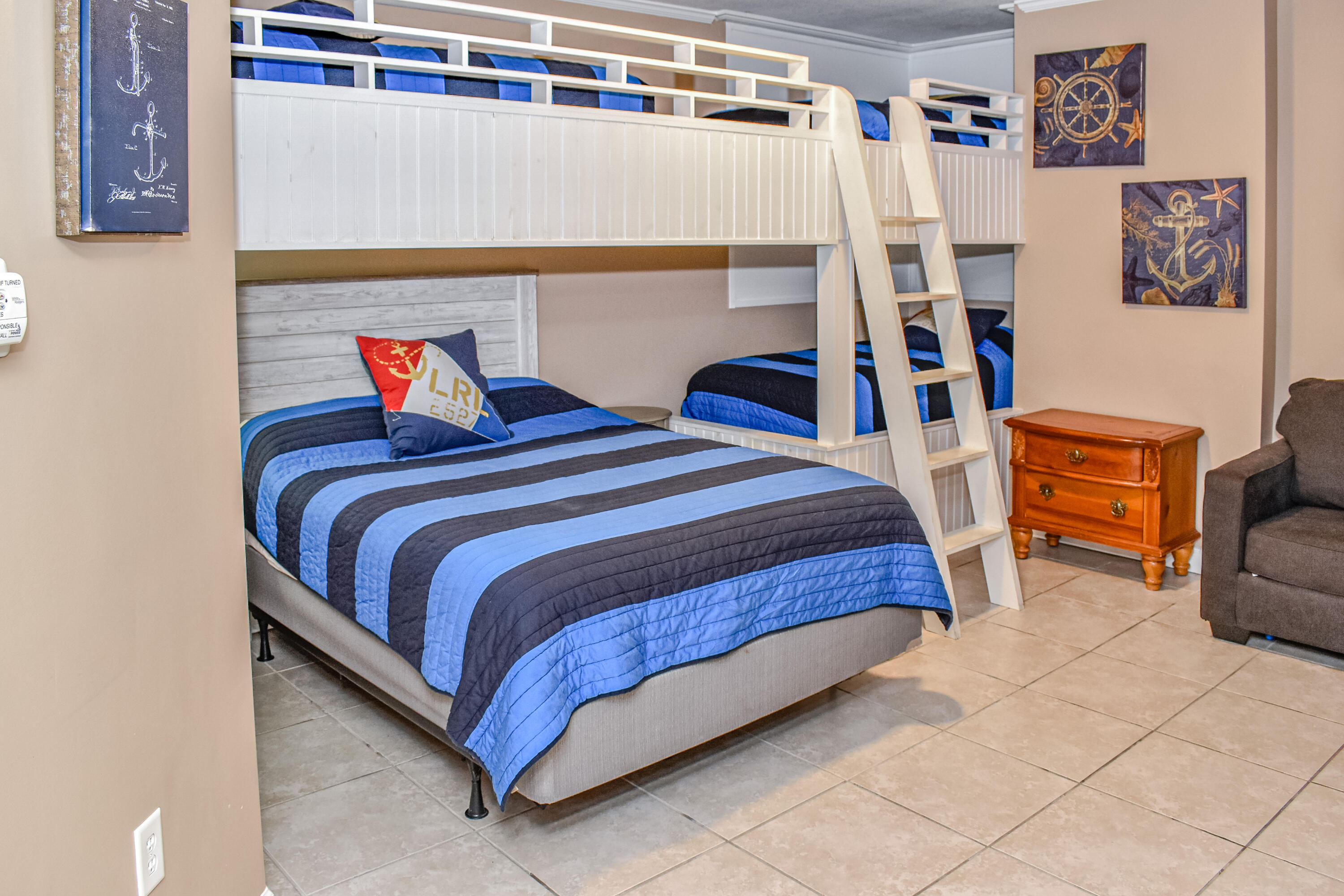 STERLING SHORES - Residential