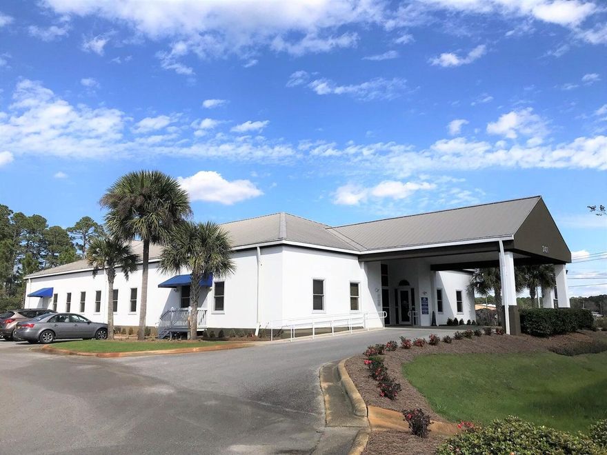 Office space for lease, just north of 23rd Street. Close to Gulf Coast Medical Center with easy access. The space is currently occupied by Dr. Agha's office, who will be moving to their new building soon. Eye Center South occupies the east-side of the building. Plenty of parking with a huge portico entrance. Monument signage on State Avenue. Call for details and to setup a tour.