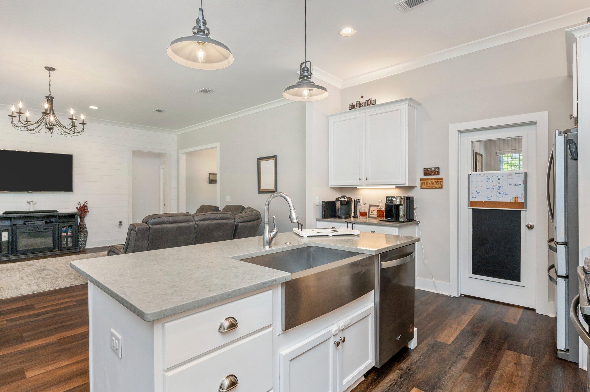 DOGWOOD EST - Residential