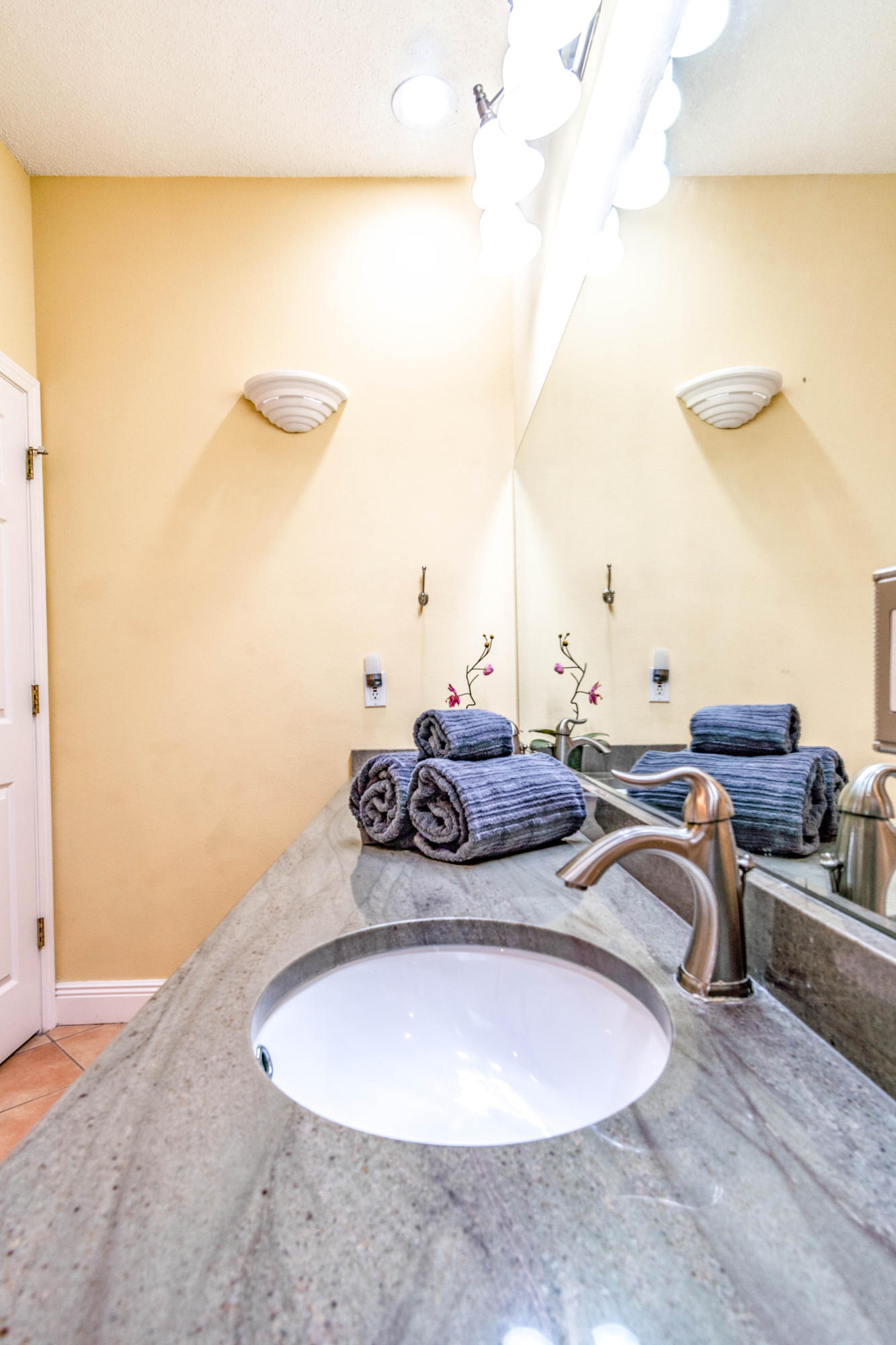 BLUE DOLPHIN CONDO - Residential