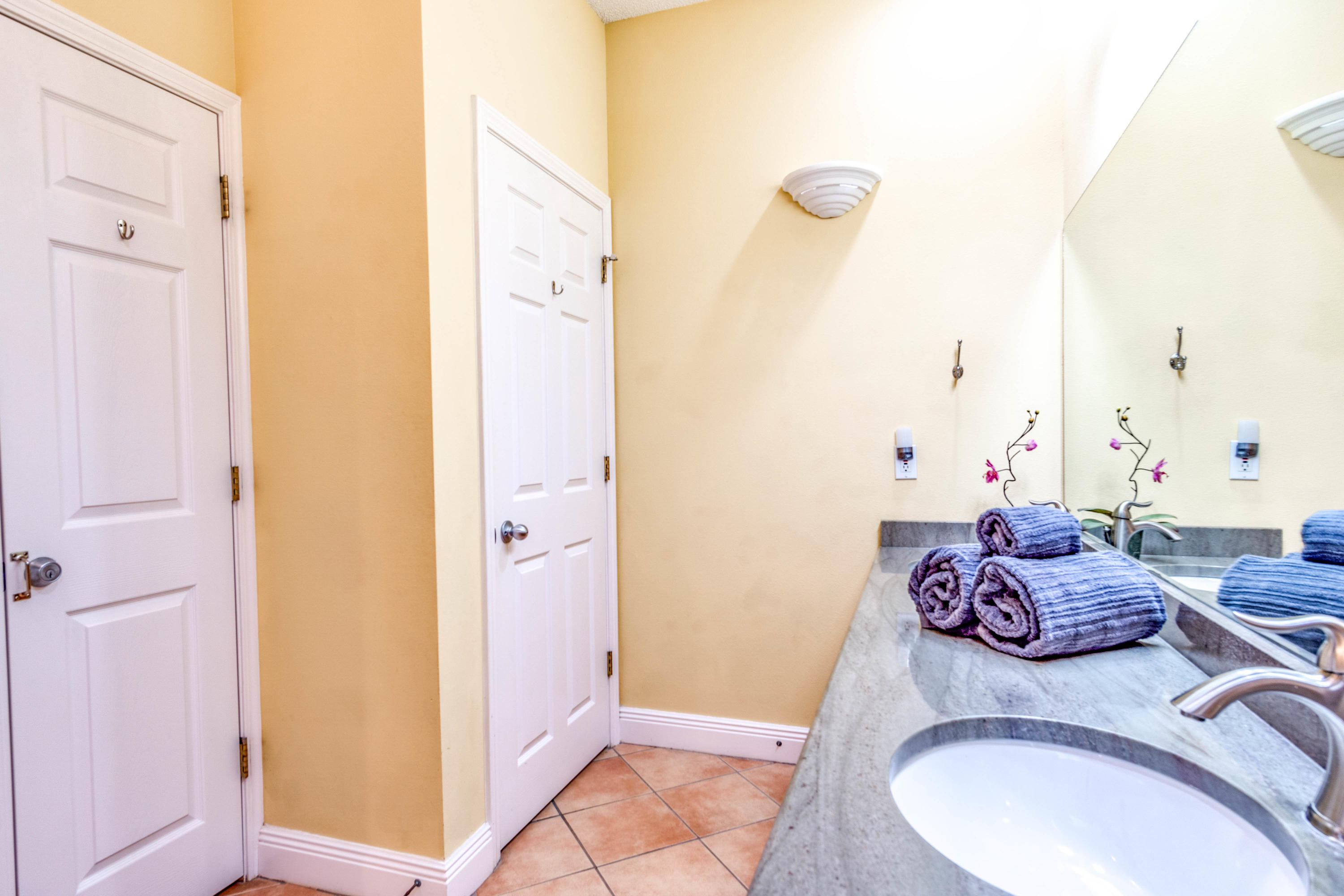 BLUE DOLPHIN CONDO - Residential