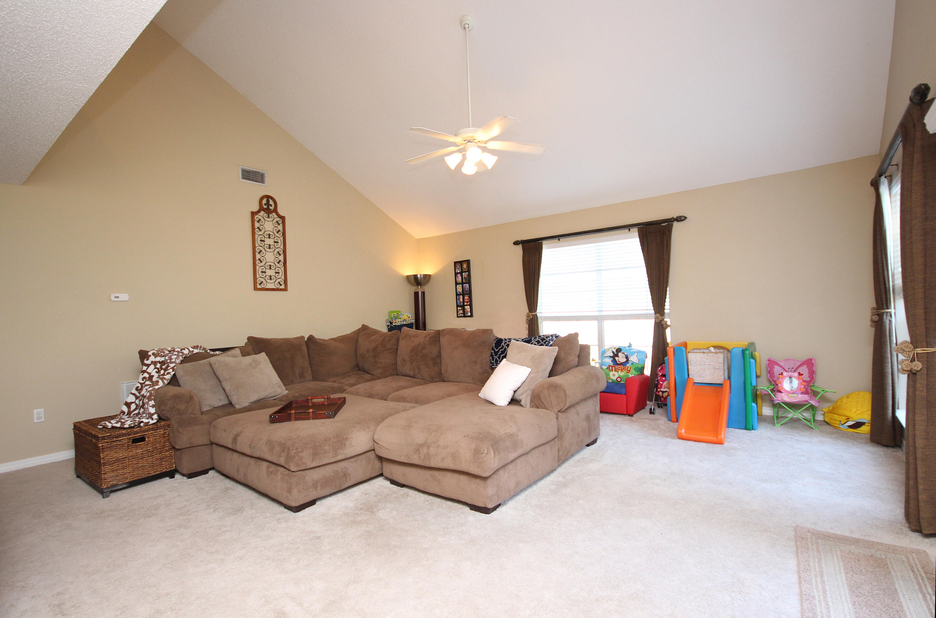 EMERALD LAKES PH III - Residential