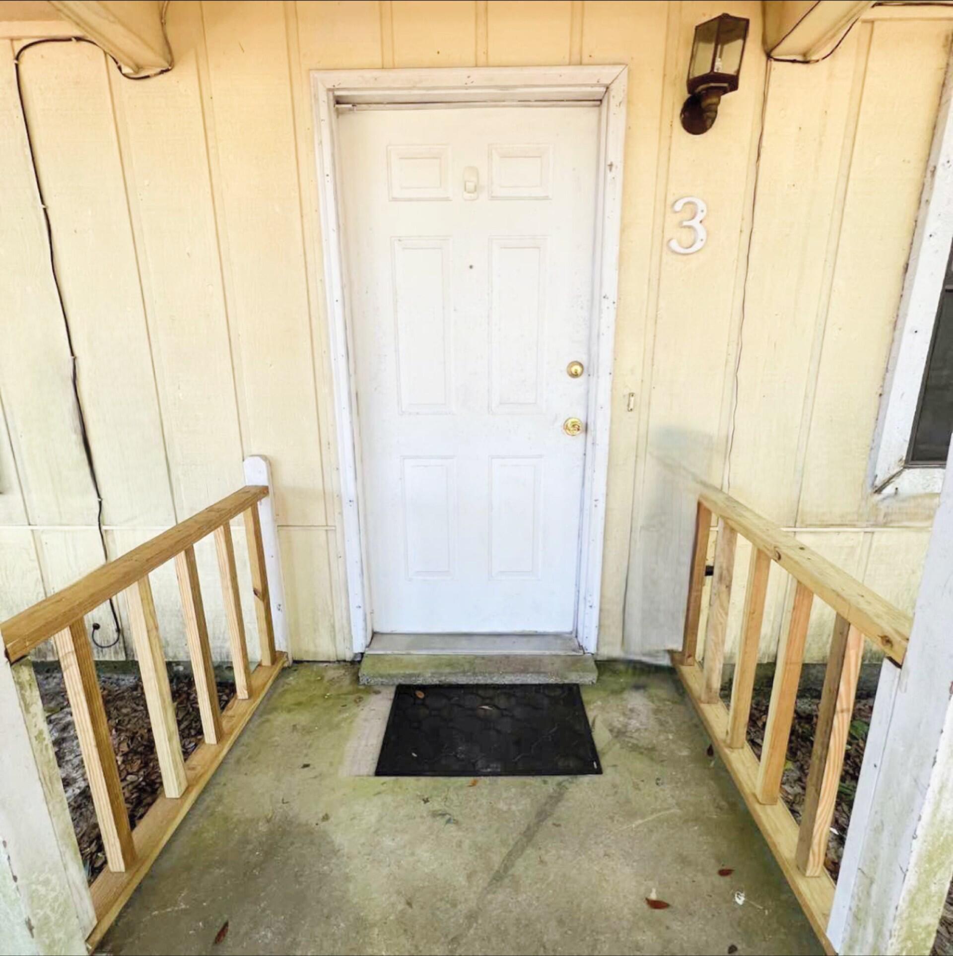 Welcome home to this conveniently located townhome offering comfort and accessibility! Featuring 2 spacious bedrooms and 1.5 baths, this property provides the perfect blend of functionality and style with a fresh coat of paint.Enjoy being right in the center of Fort Walton Beach--just minutes from shopping, dining, schools, parks, and the beautiful sugar-white beaches. Quick access to Hurlburt Field, and Eglin Air Force Base.This home offers unmatched convenience and a lifestyle close to everything you need!