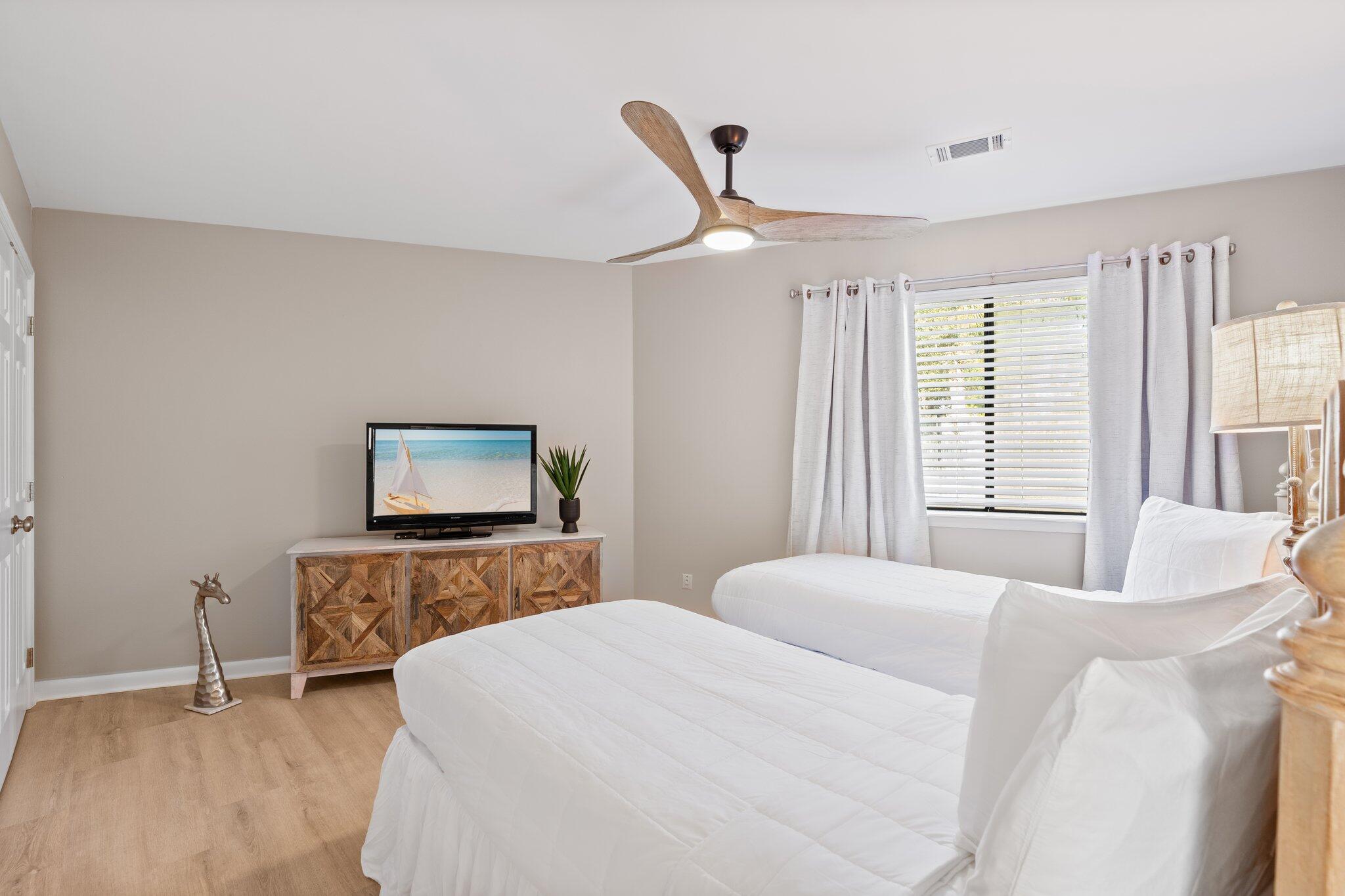 CRYSTAL VILLAGE CONDO PH 1 - Residential