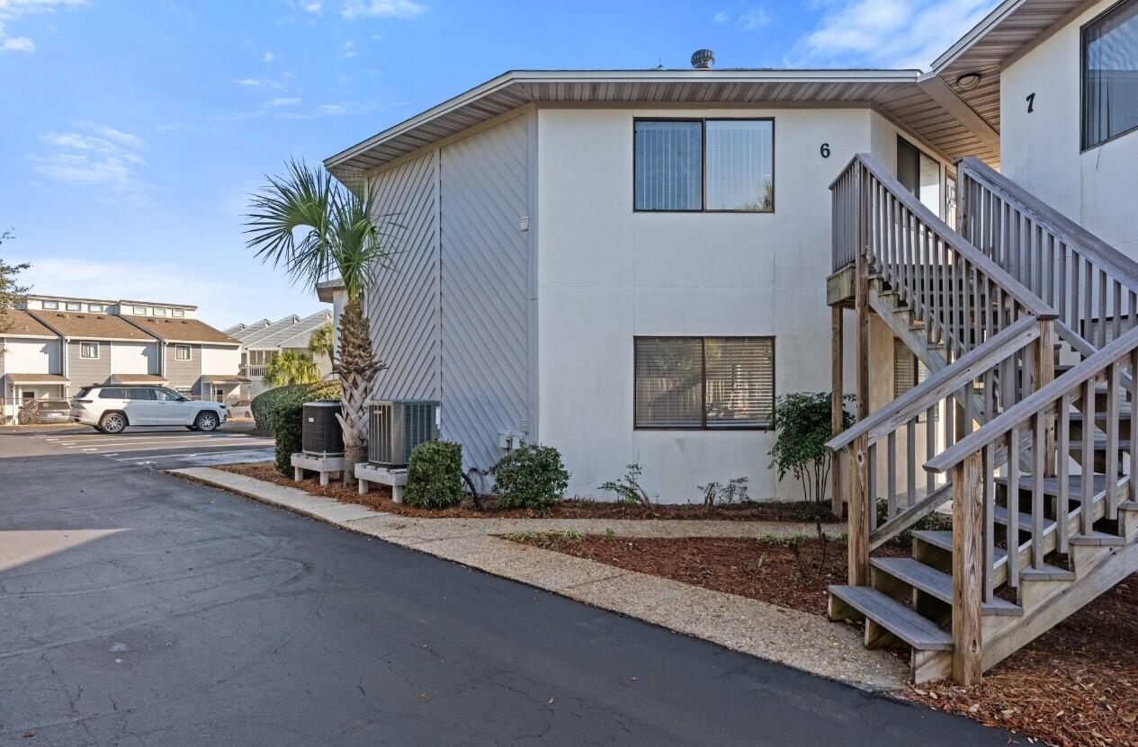 CRYSTAL VILLAGE CONDO PH 1 - Residential