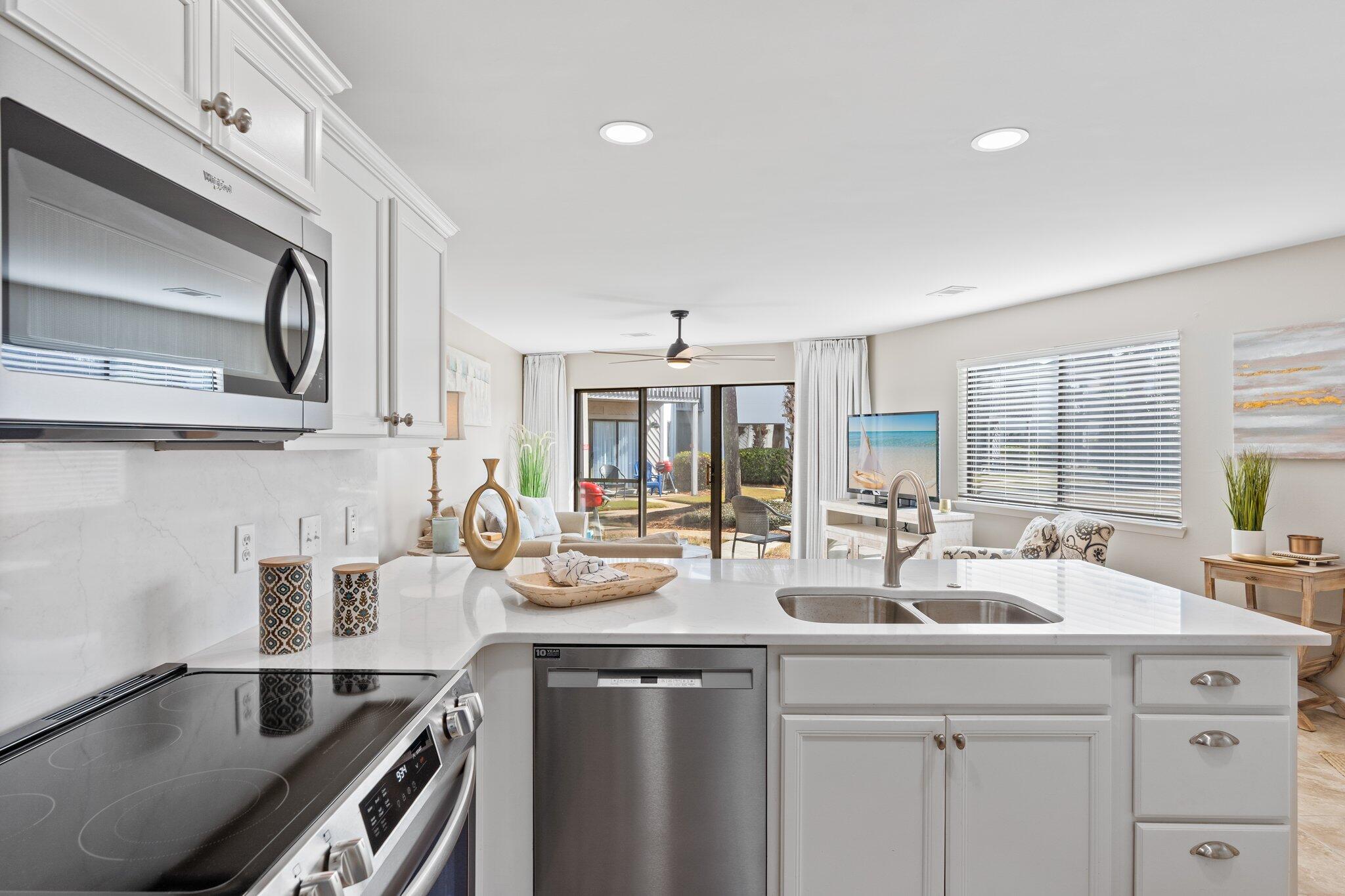 CRYSTAL VILLAGE CONDO PH 1 - Residential