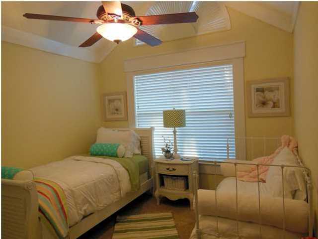 FAIRWAY LAKES PH 1 - Residential