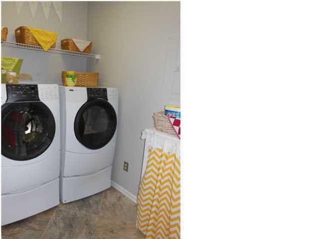 FAIRWAY LAKES PH 1 - Residential