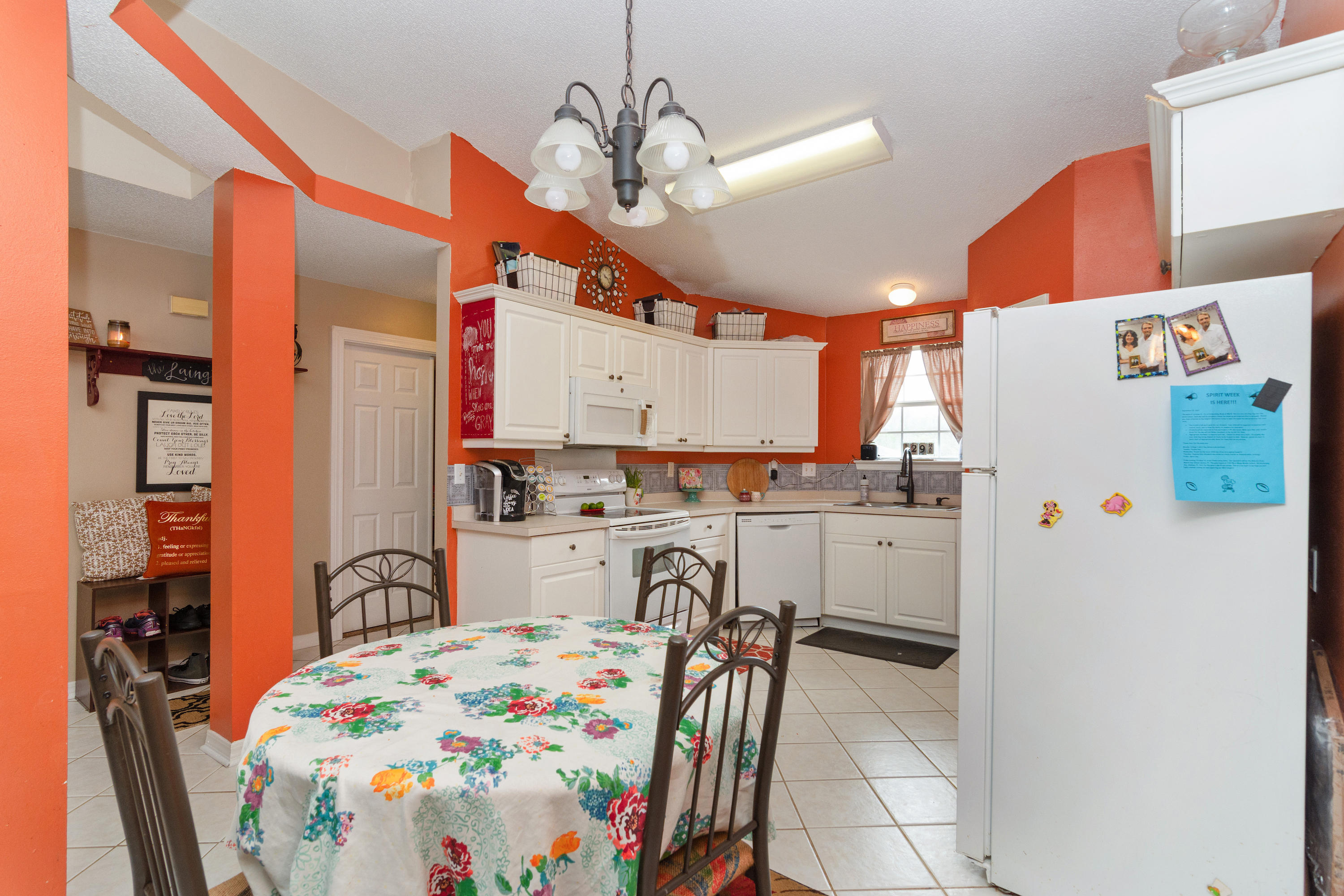 COUNTRYVIEW ESTATES 8TH ADDN - Residential