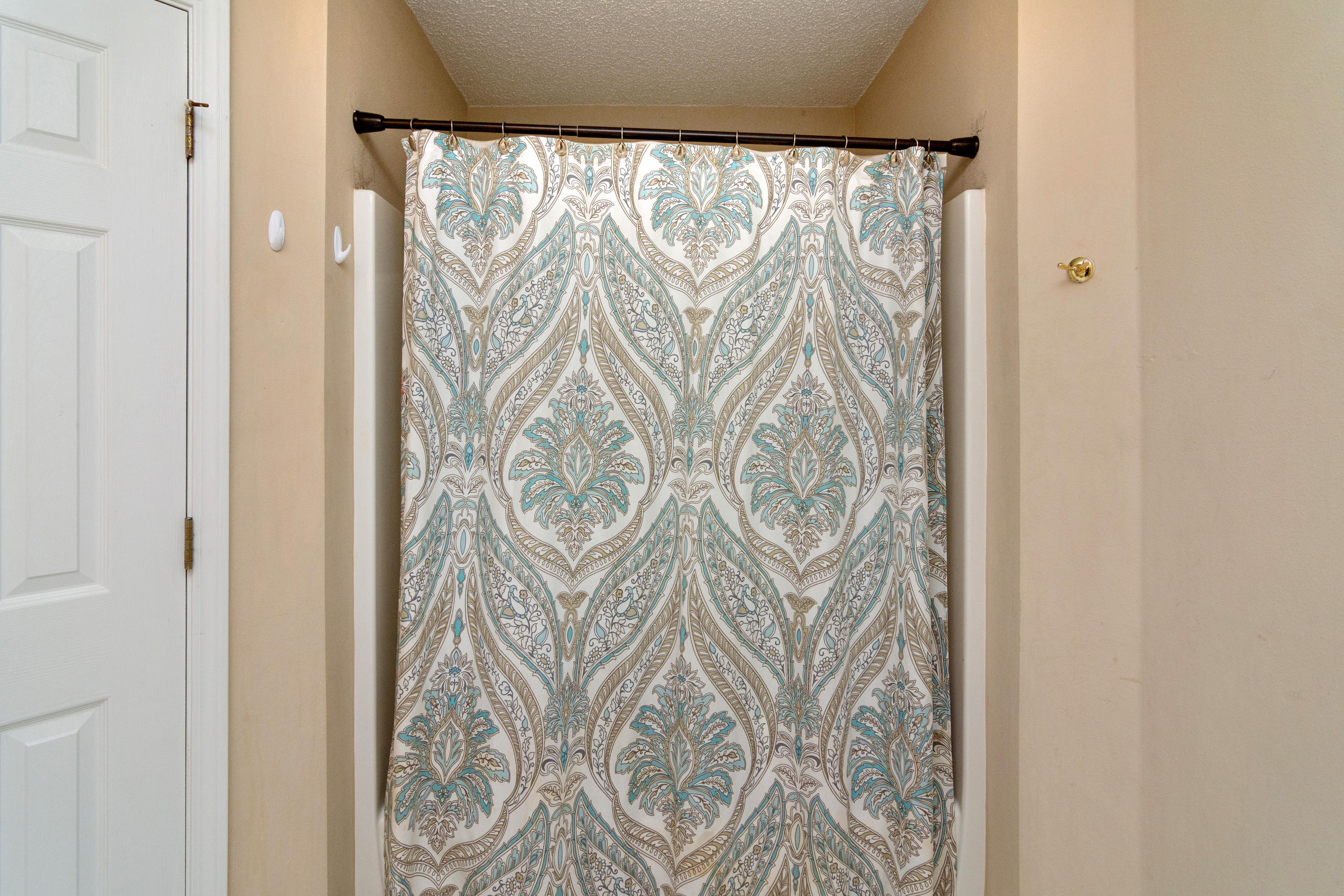 COUNTRYVIEW ESTATES 8TH ADDN - Residential