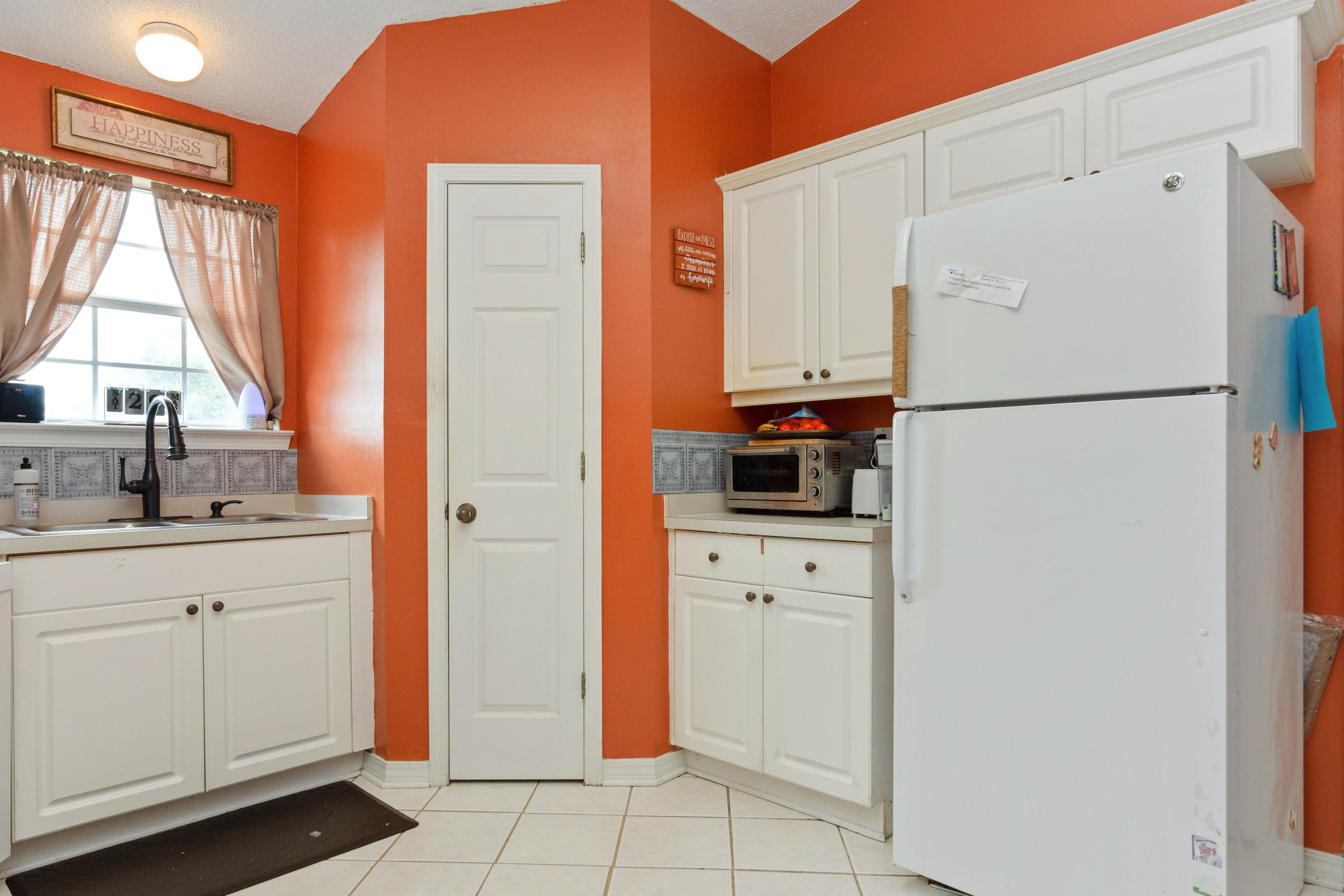 COUNTRYVIEW ESTATES 8TH ADDN - Residential