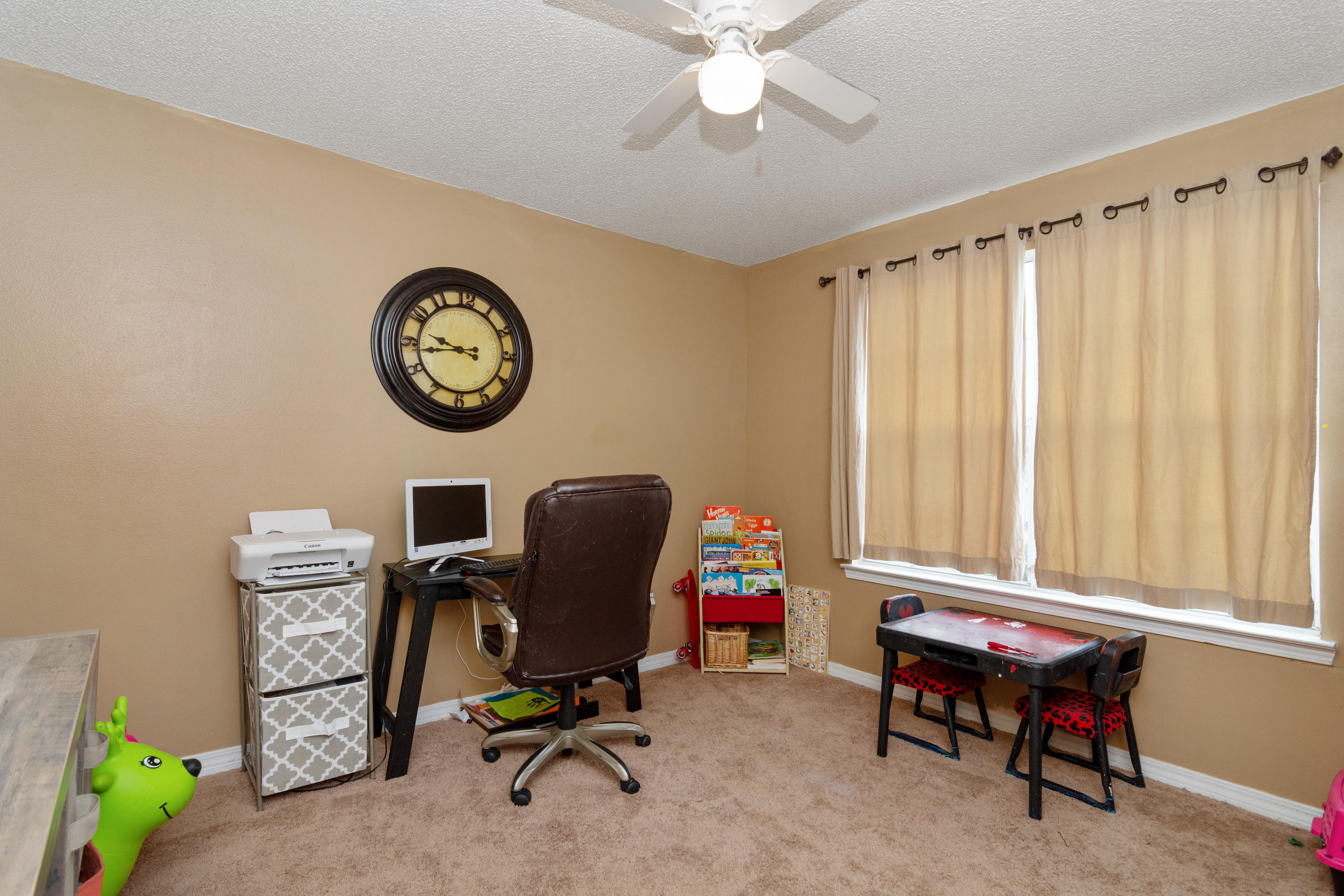 COUNTRYVIEW ESTATES 8TH ADDN - Residential