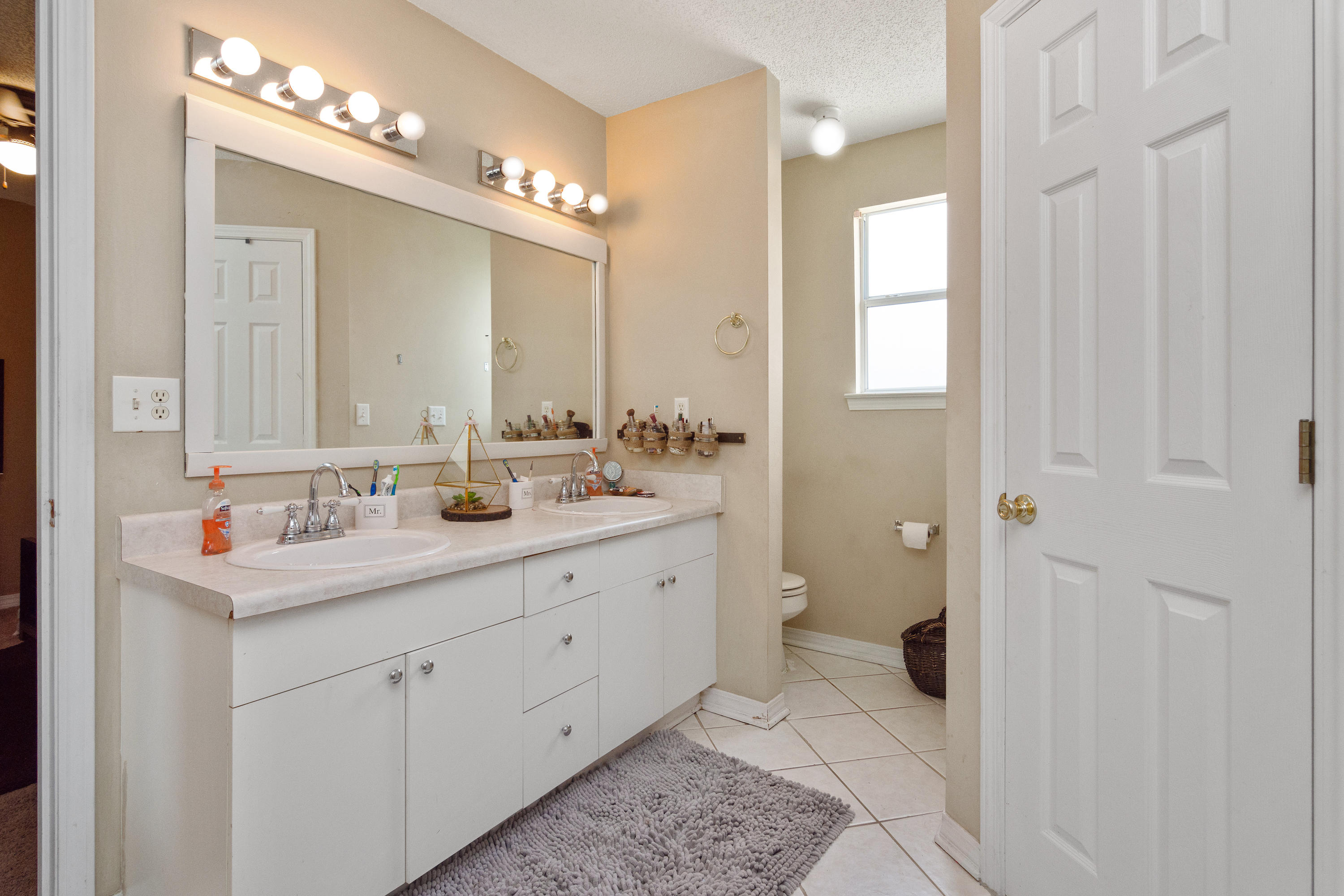 COUNTRYVIEW ESTATES 8TH ADDN - Residential