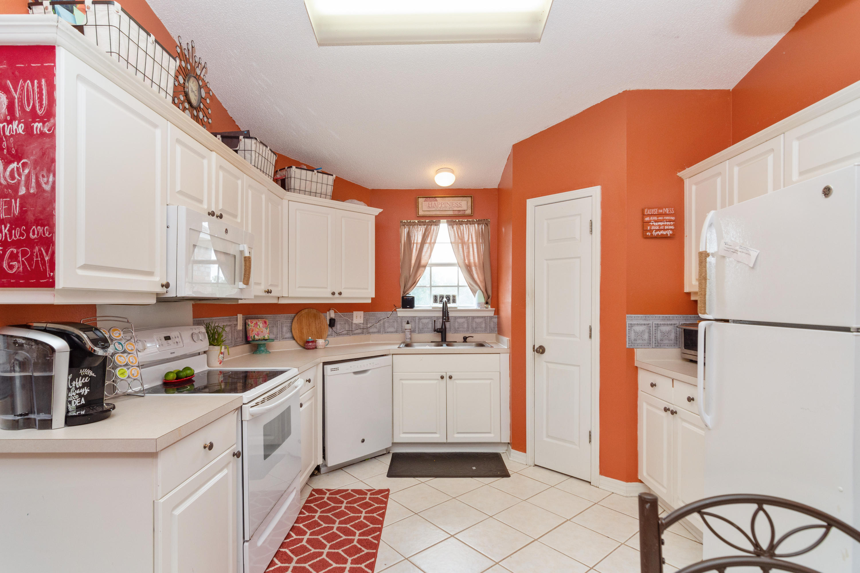 COUNTRYVIEW ESTATES 8TH ADDN - Residential