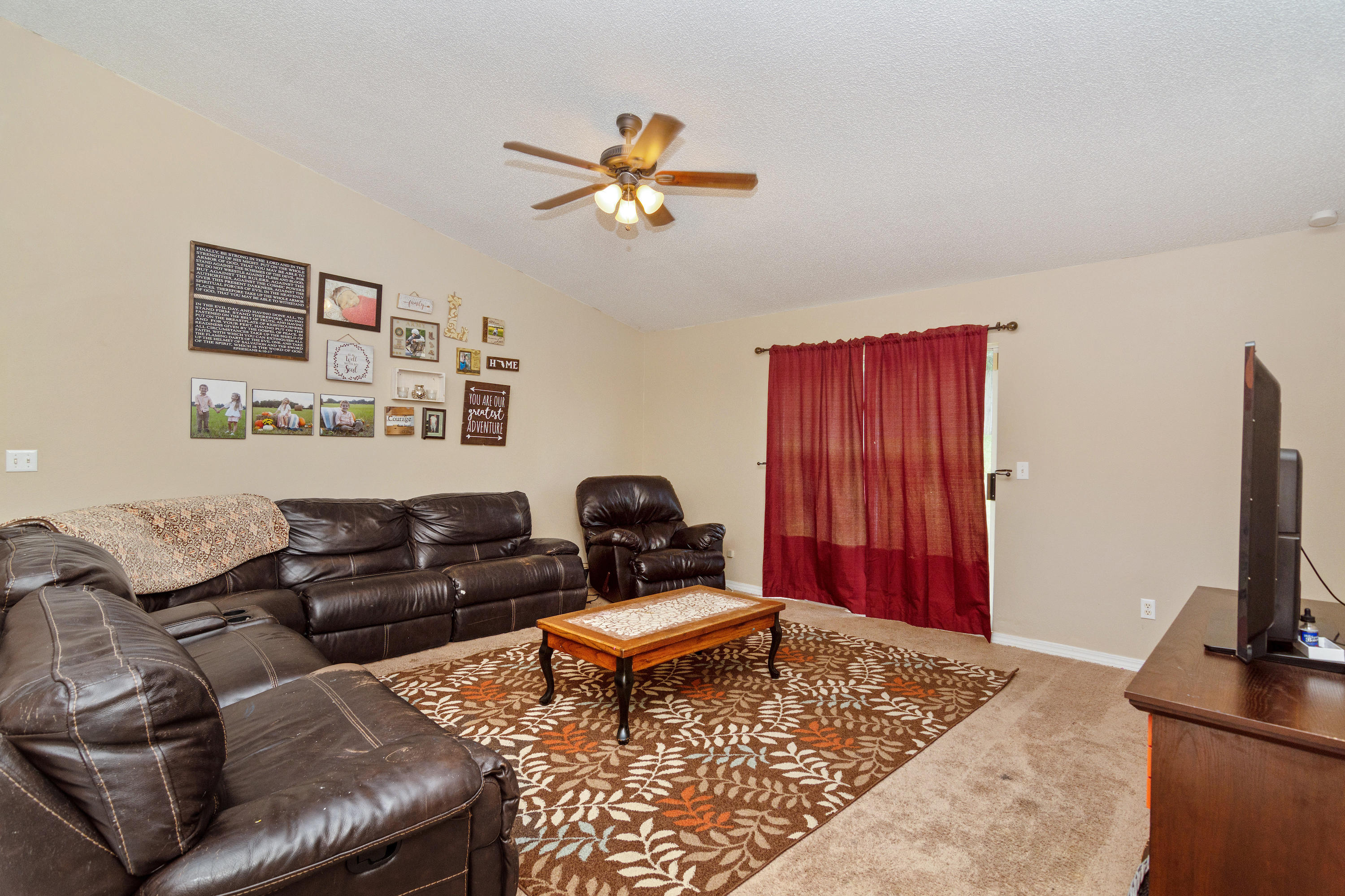 COUNTRYVIEW ESTATES 8TH ADDN - Residential