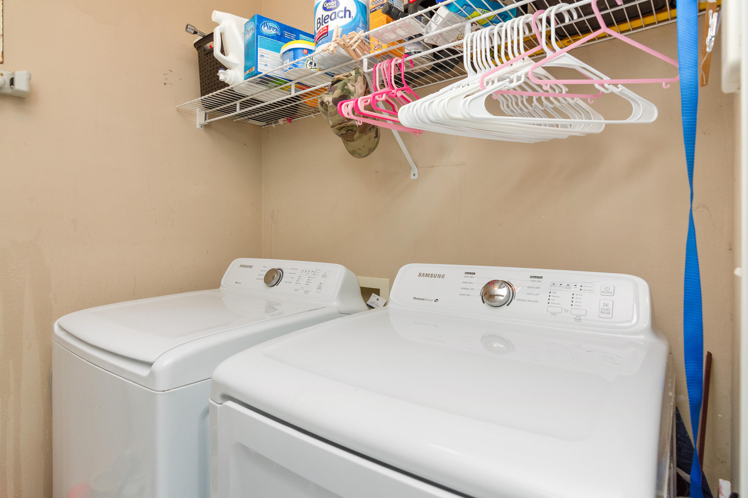 COUNTRYVIEW ESTATES 8TH ADDN - Residential